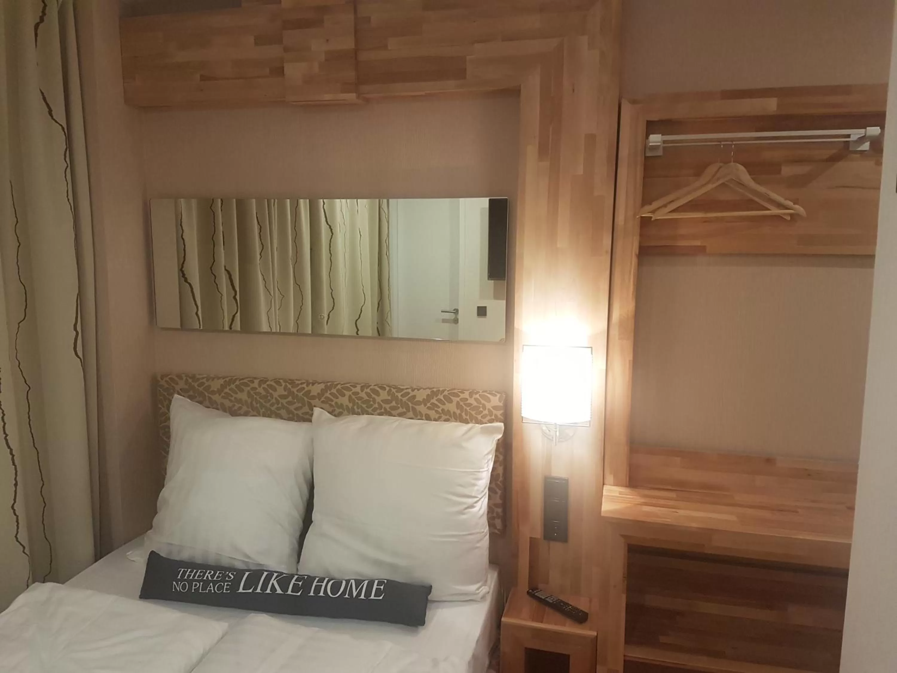 Bed in Elbgalerie Hotel