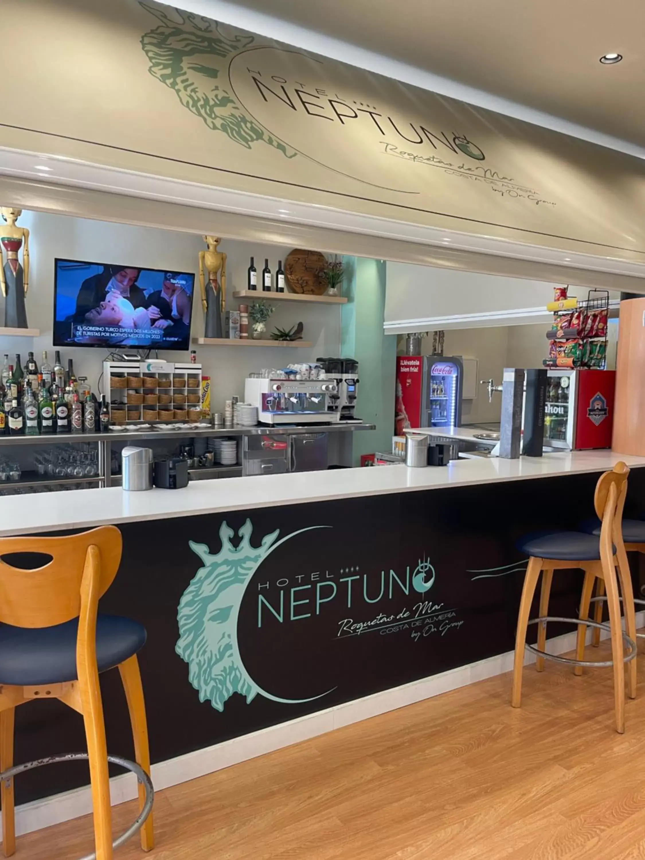 Area and facilities, Lounge/Bar in Hotel Neptuno by ON GROUP