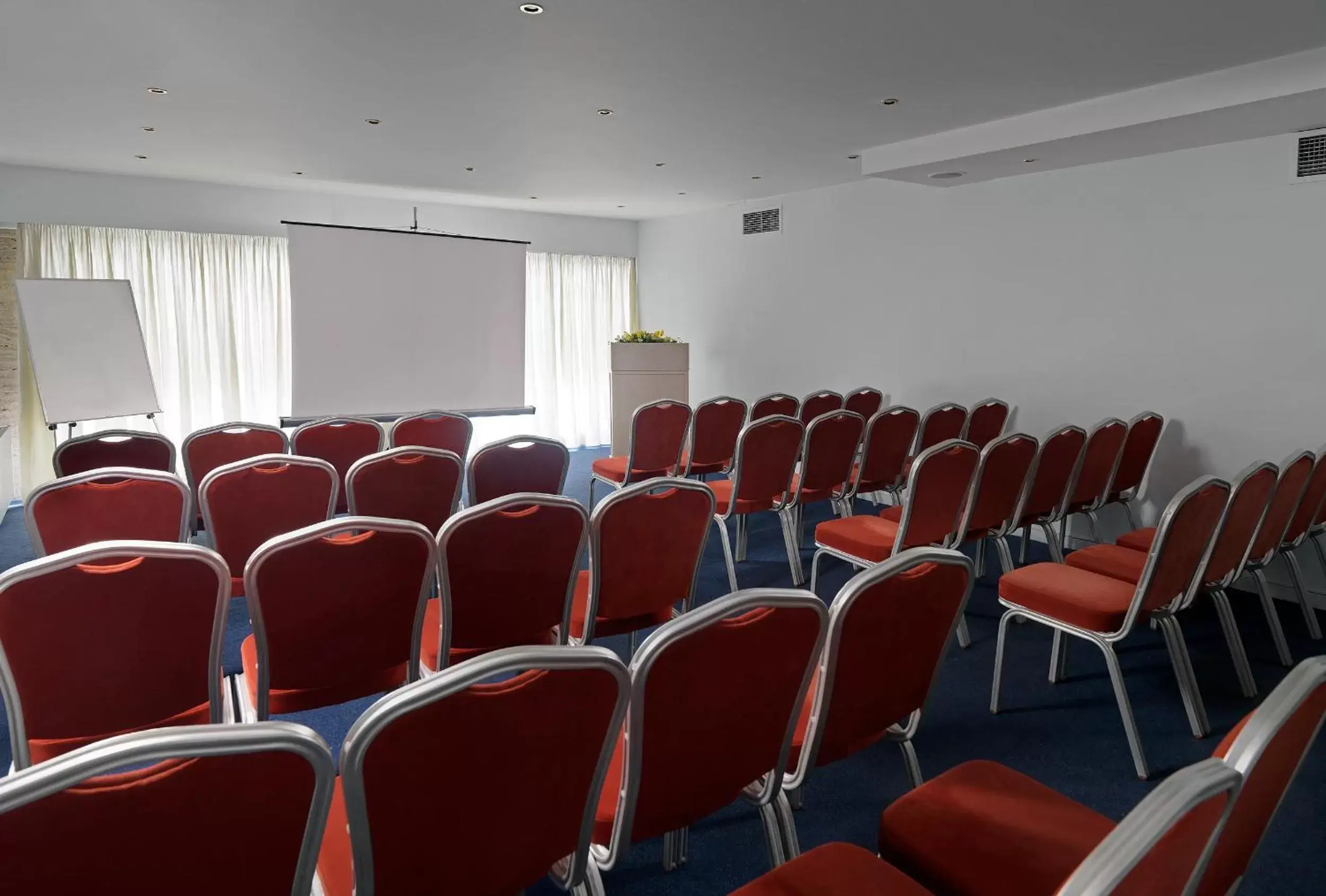 Business facilities, Business Area/Conference Room in Airotel Parthenon