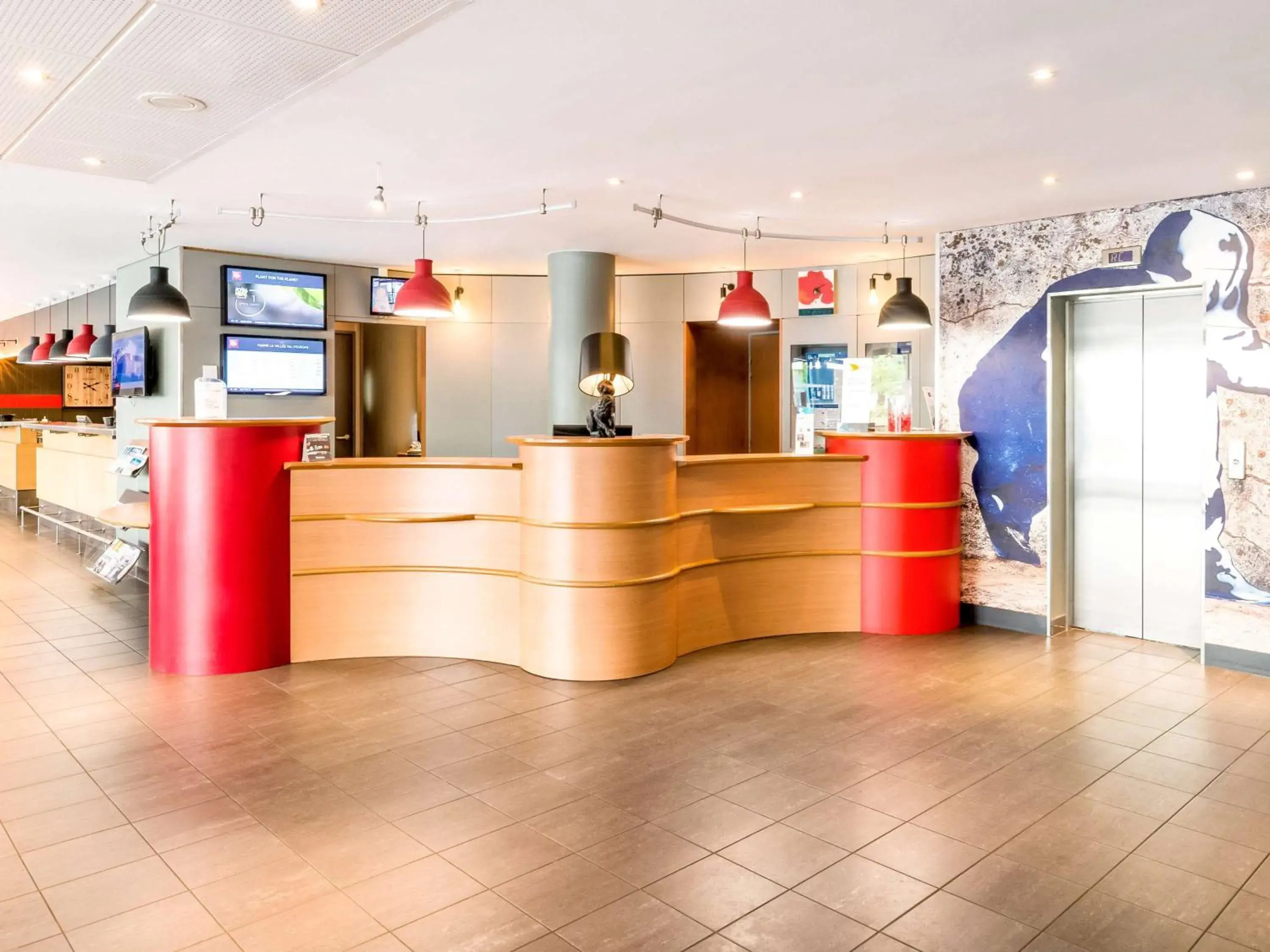 Property building, Lobby/Reception in ibis Marne La Vallée Val d'Europe