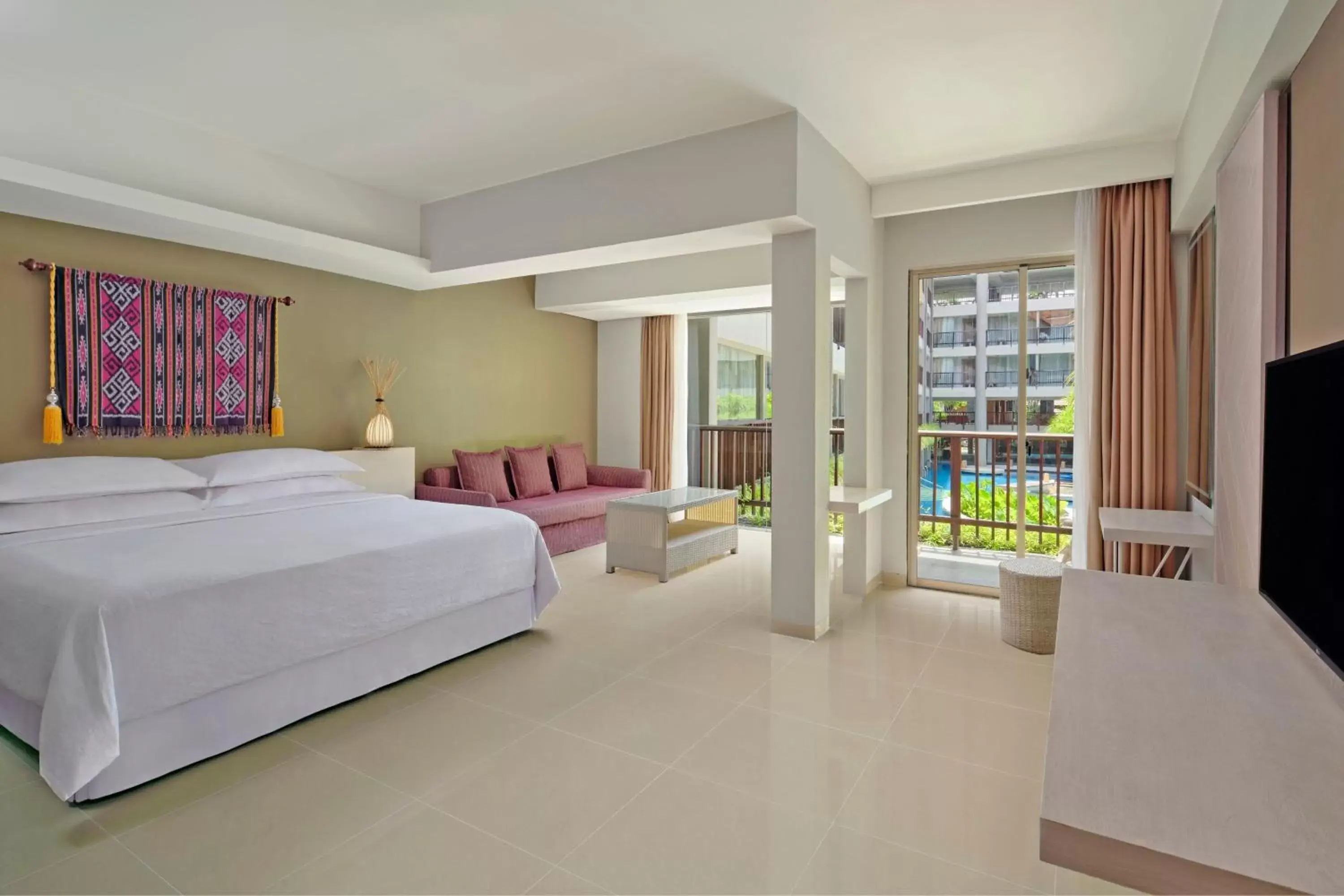 Photo of the whole room in Four Points by Sheraton Bali, Kuta