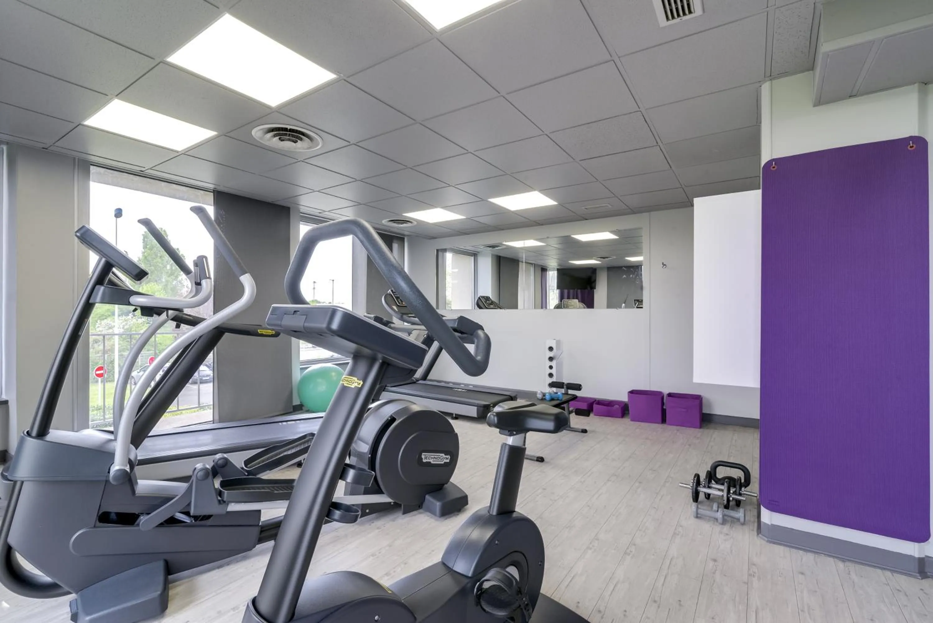 Fitness centre/facilities in Mercure Paris Orly Rungis Aéroport