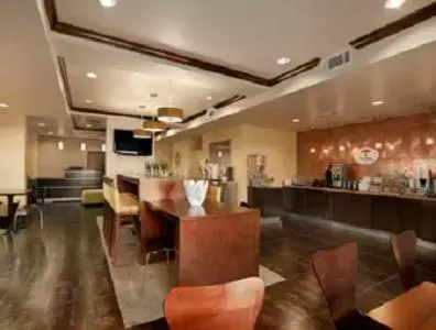 Lobby or reception, Lounge/Bar in Super 8 by Wyndham Dilley TX