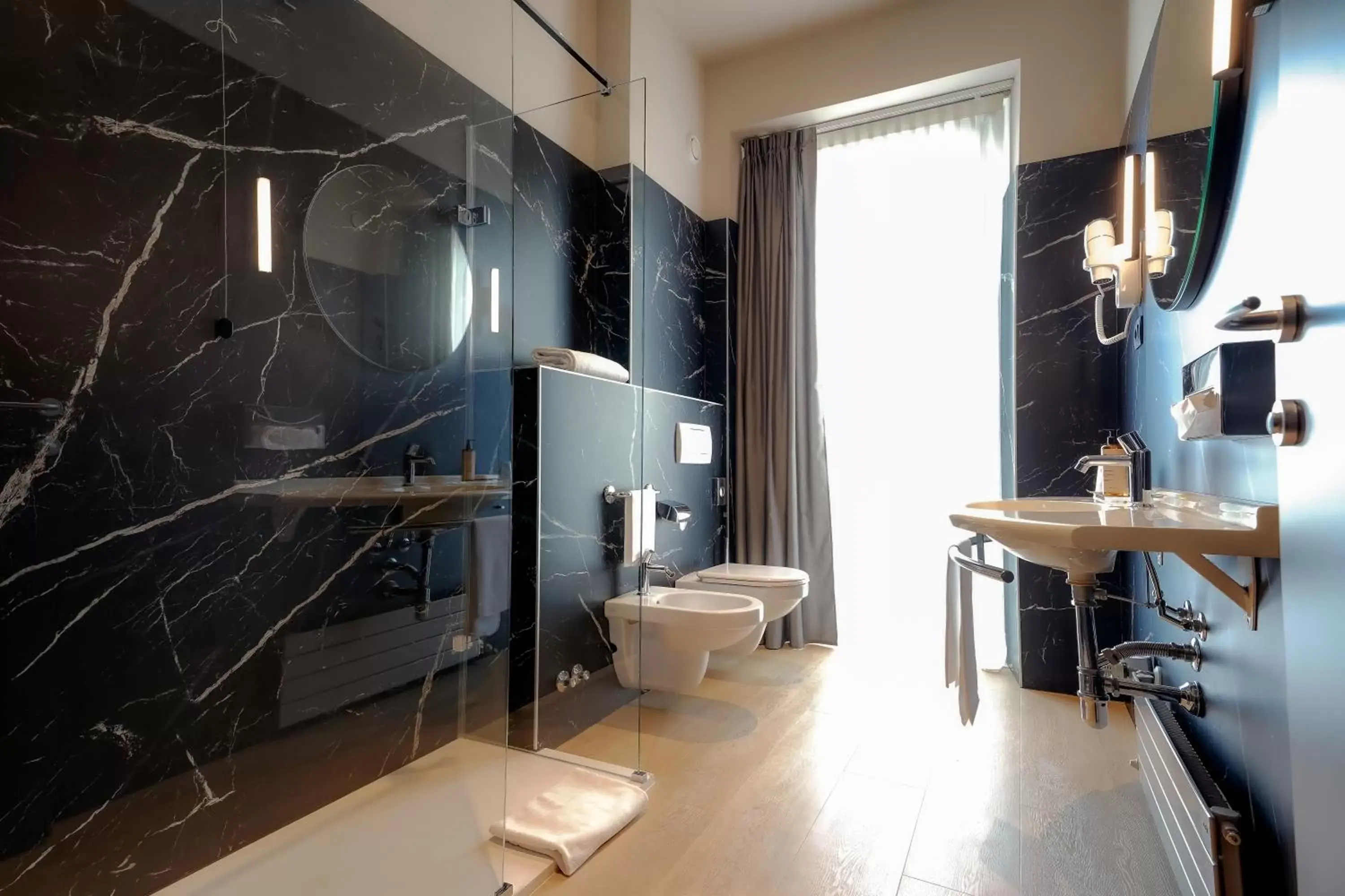 Shower, Bathroom in Mercure Bergamo Centro Palazzo Dolci