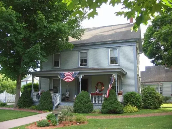 Property Building in Black Lantern B&B