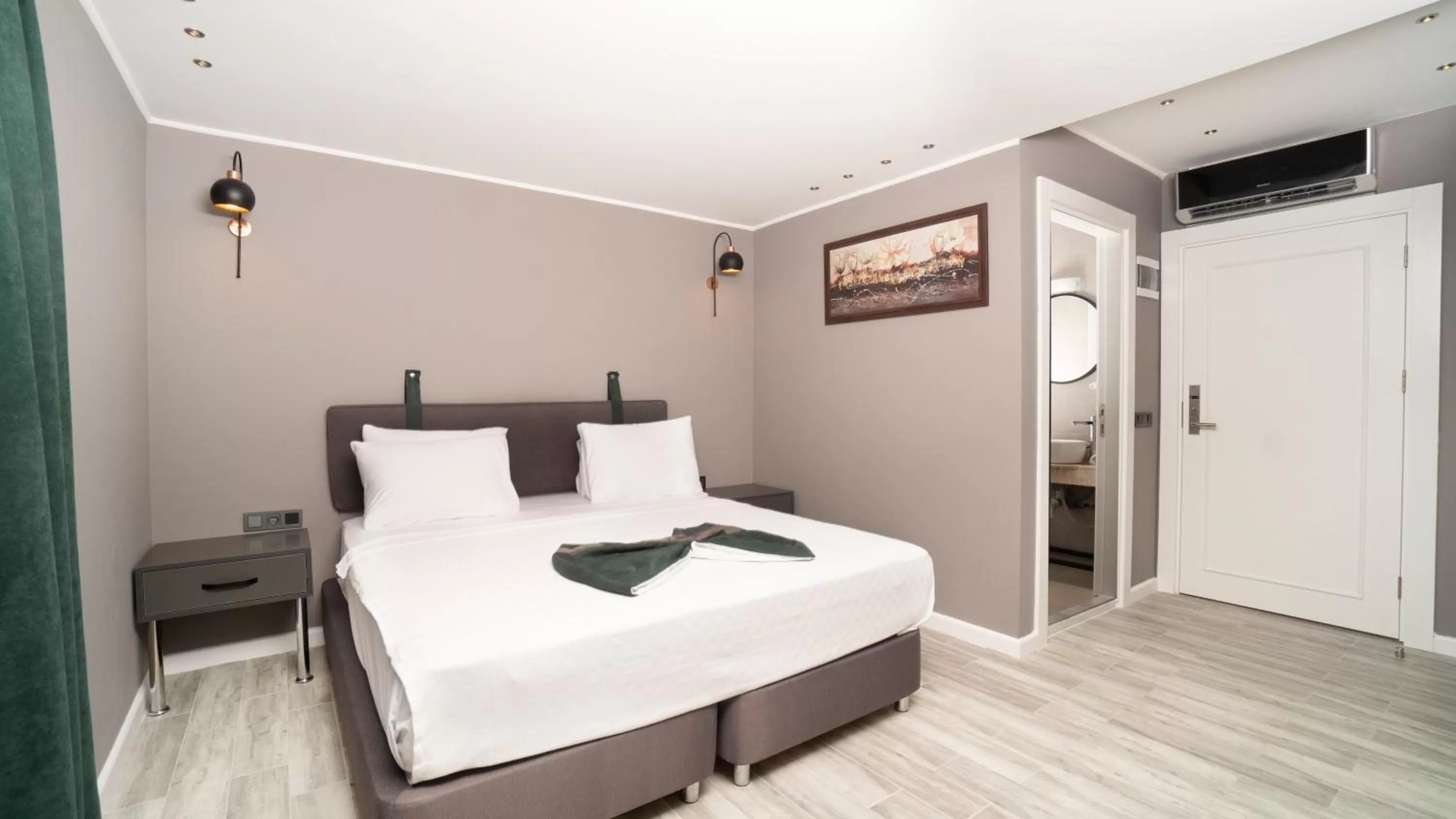 Photo of the whole room, Bed in Estera Hotel Silent