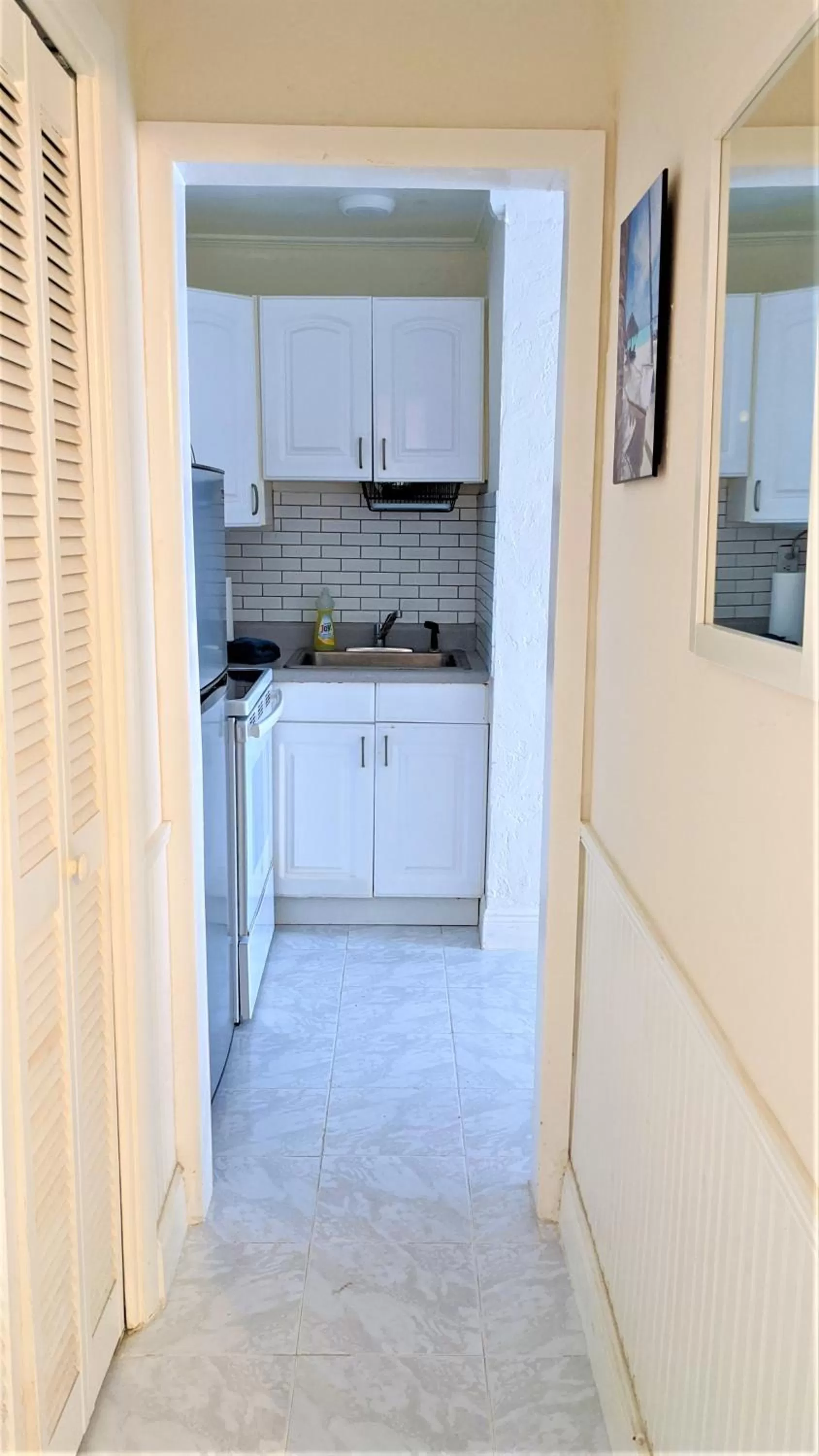 kitchen in Manhattan Tower Apartment Hotel