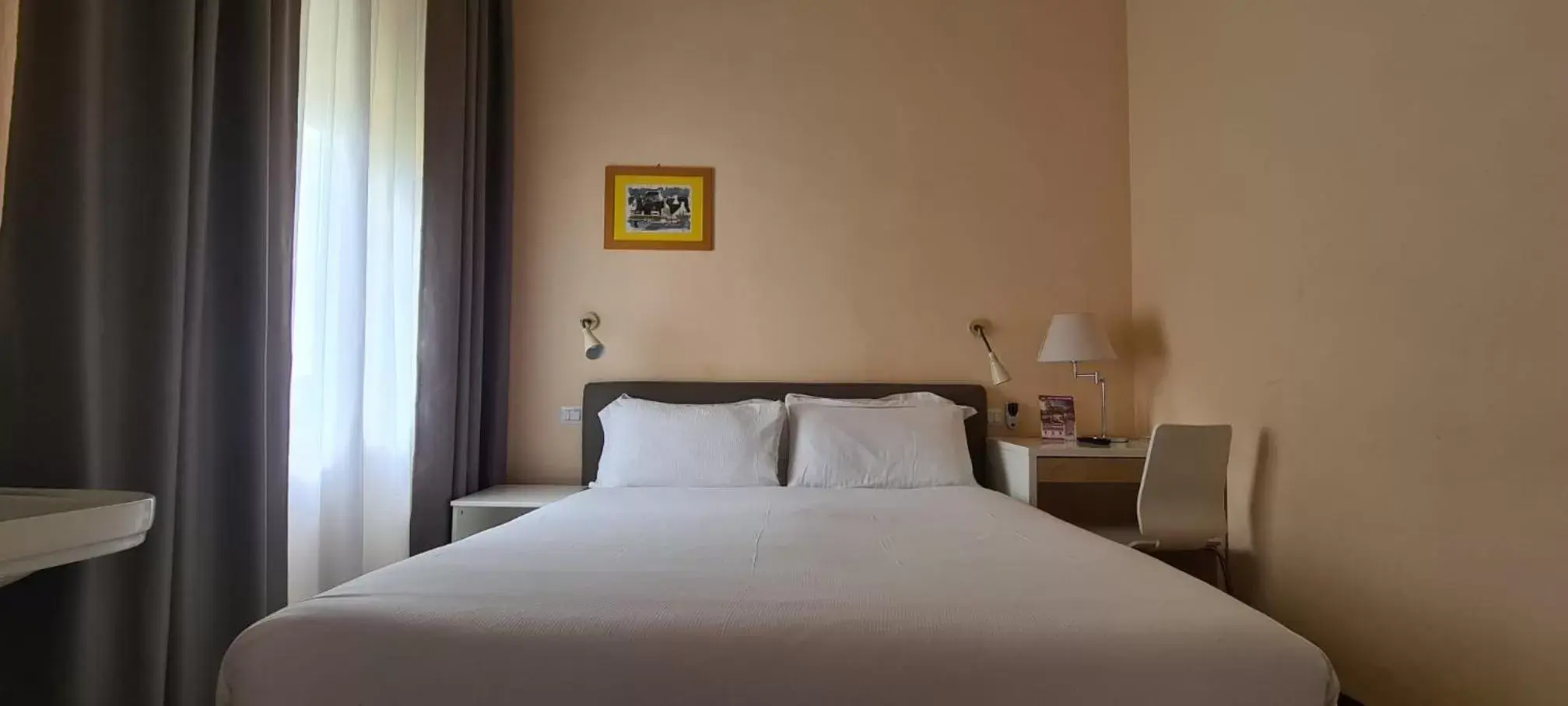 Bedroom, Bed in Villa Riari Garden