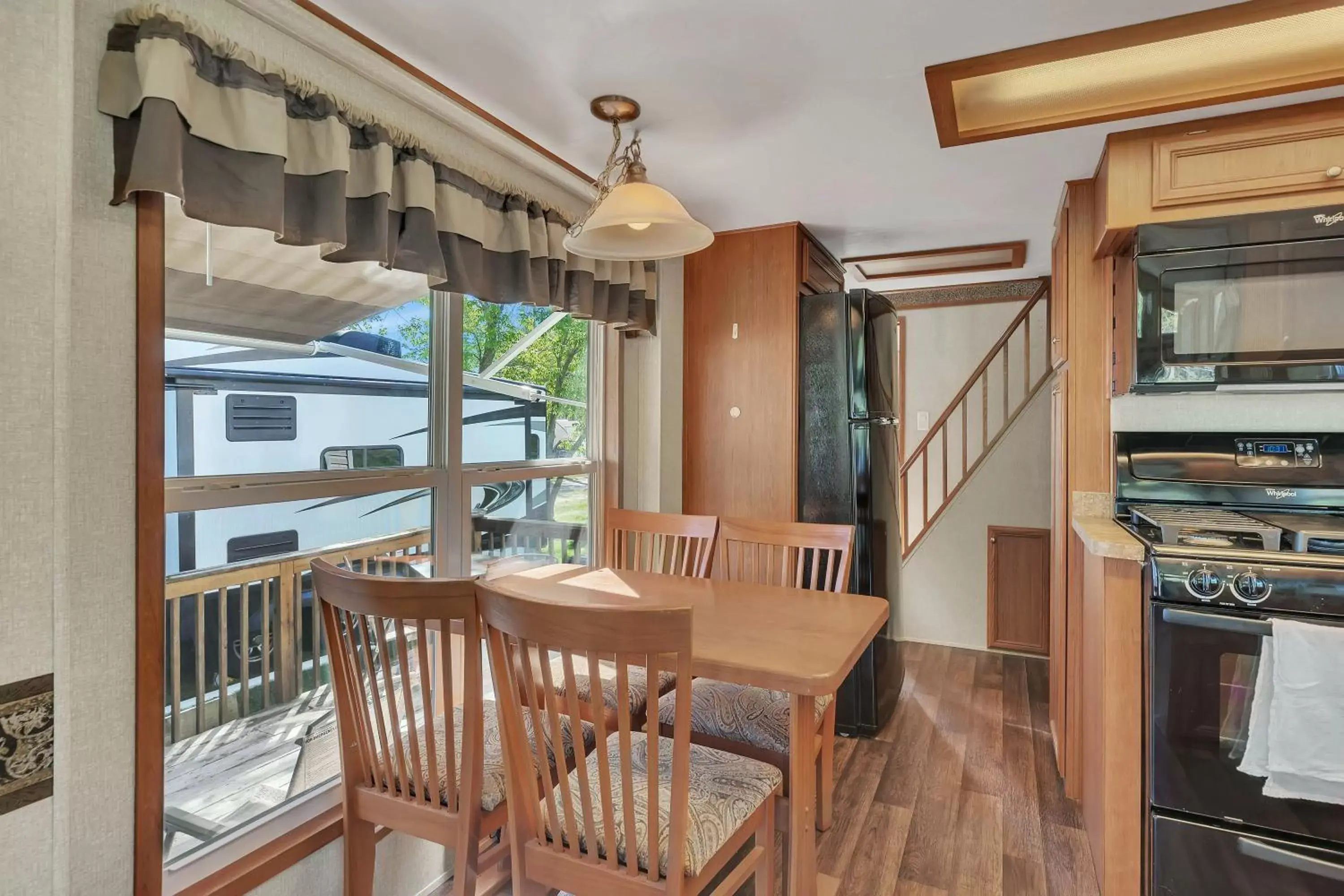 Dining area in Blue Moon Resort & Motel