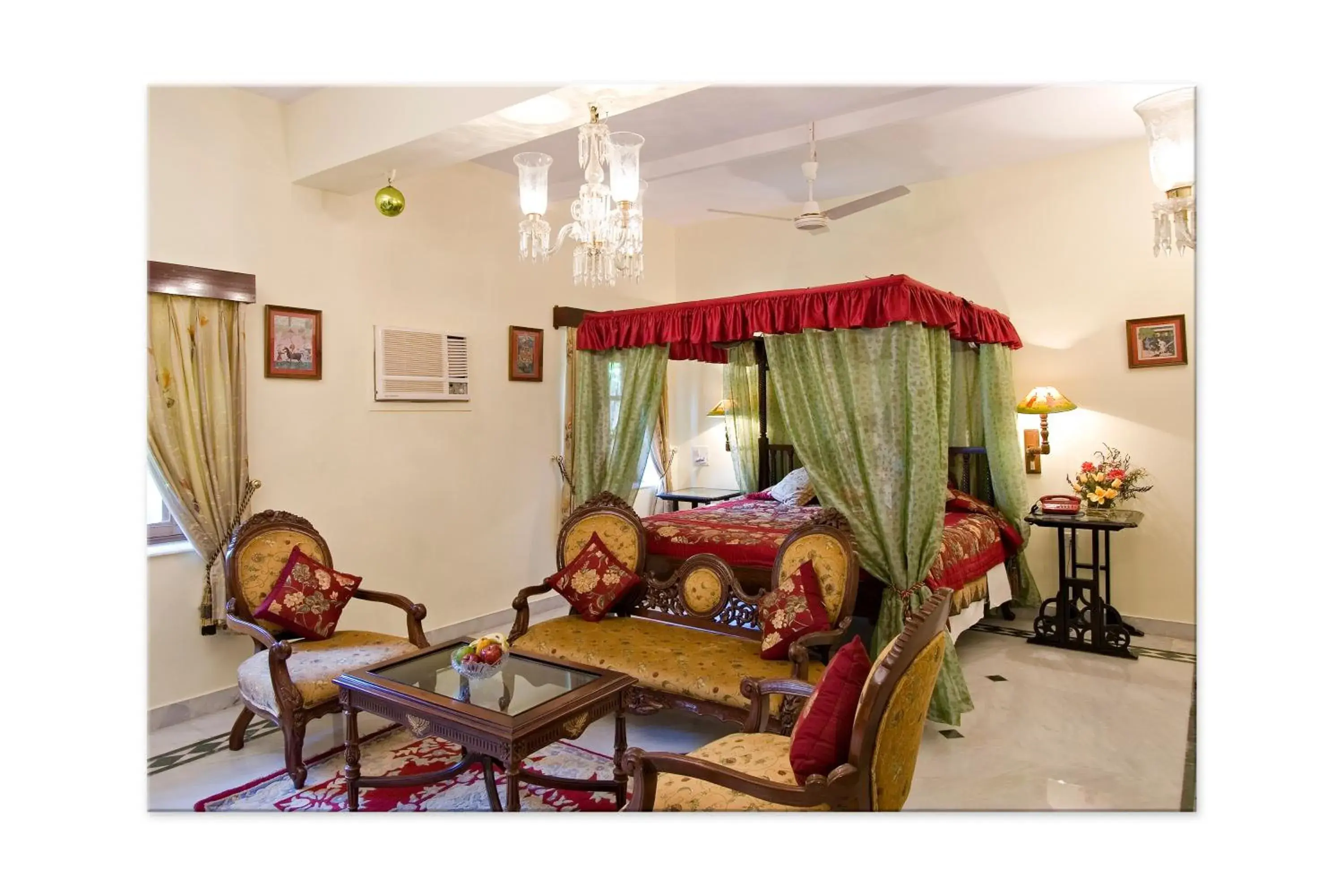 Bedroom, Seating Area in Madhuban - A Heritage Home
