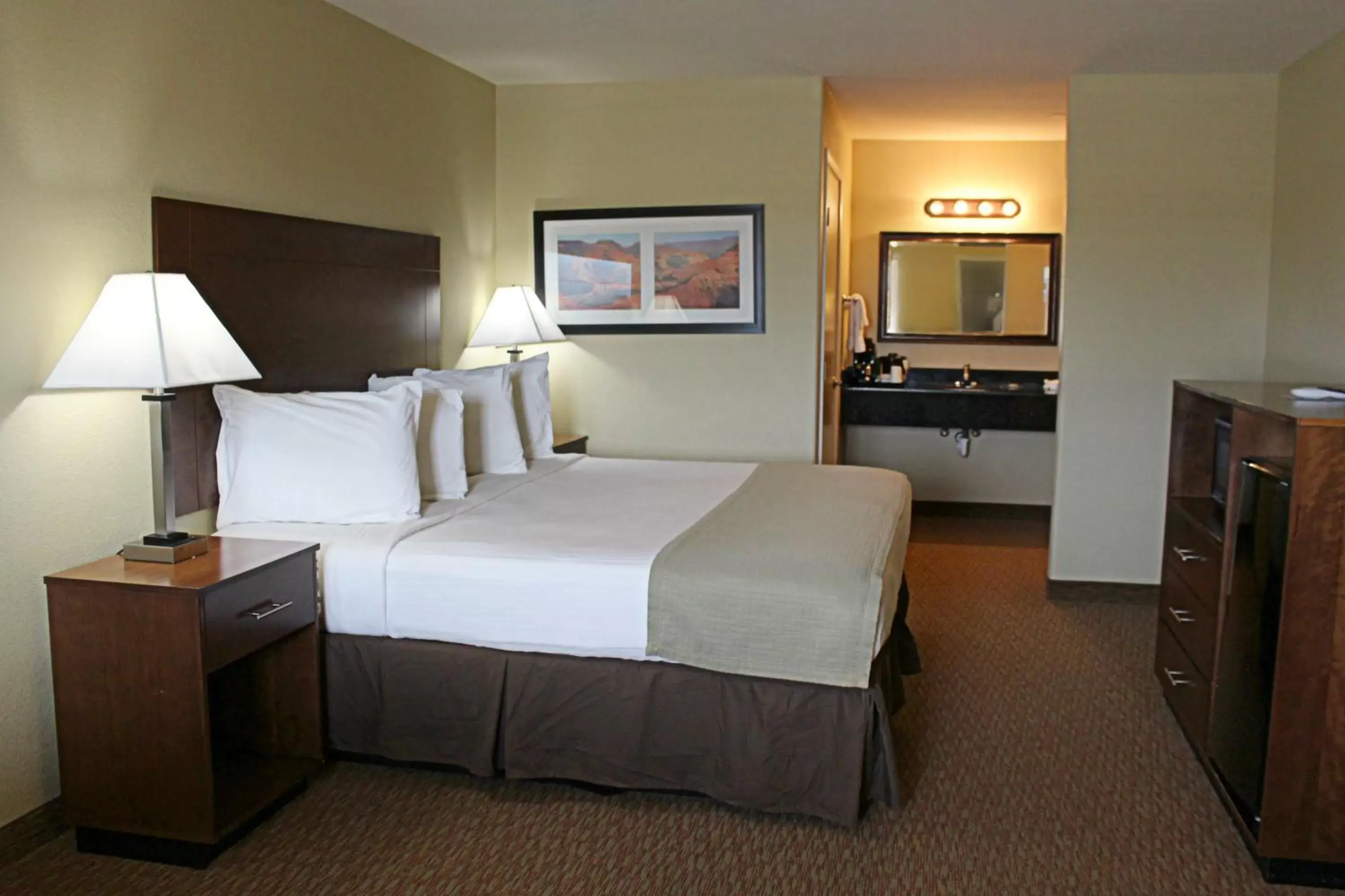 Bed in Southern Inn & Suites Lamesa