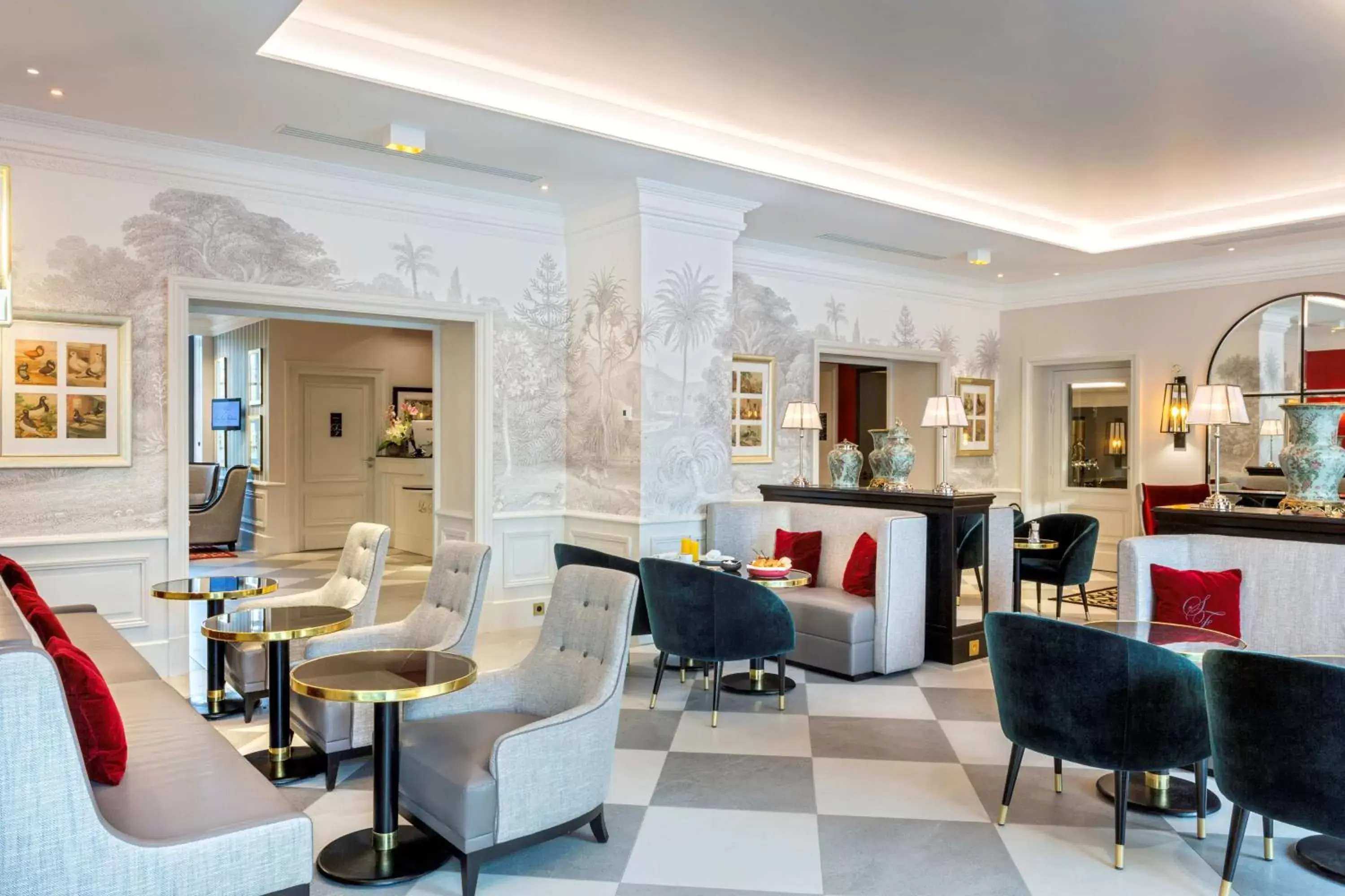 Restaurant/places to eat, Lounge/Bar in Hôtel & Spa Les Sept Fontaines Best Western Premier