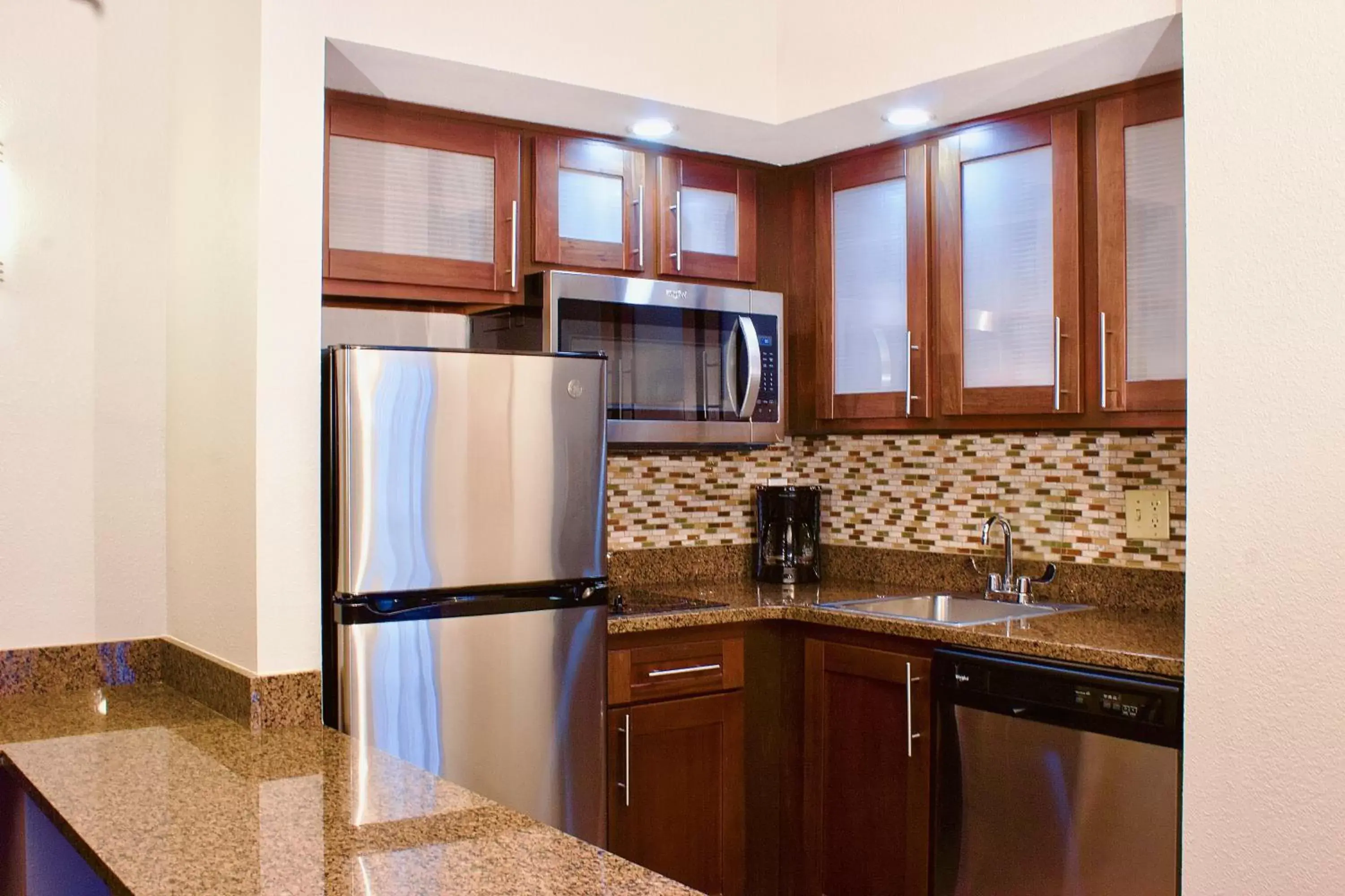 Photo of the whole room, Kitchen/Kitchenette in Staybridge Suites Chattanooga-Hamilton Place, an IHG Hotel