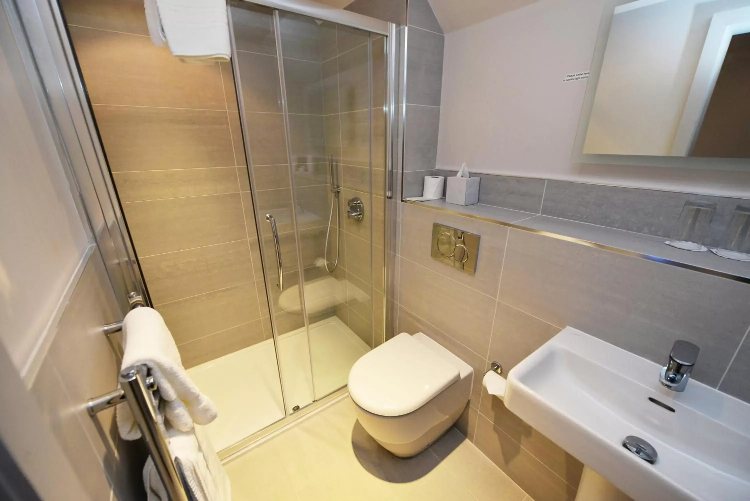 Shower, Bathroom in Glynhill Hotel & Spa near Glasgow Airport