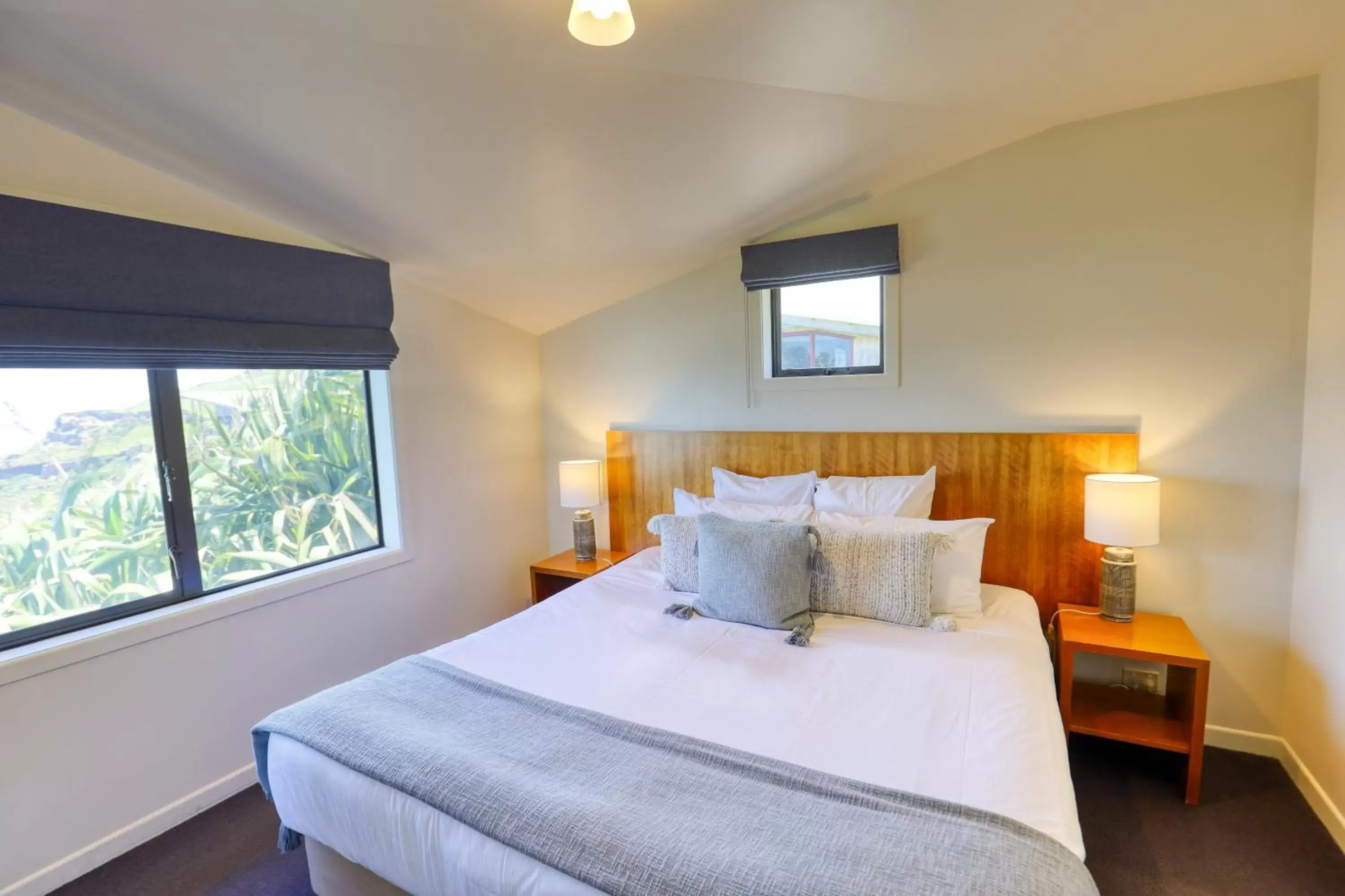 Bedroom, Bed in Castaways Resort