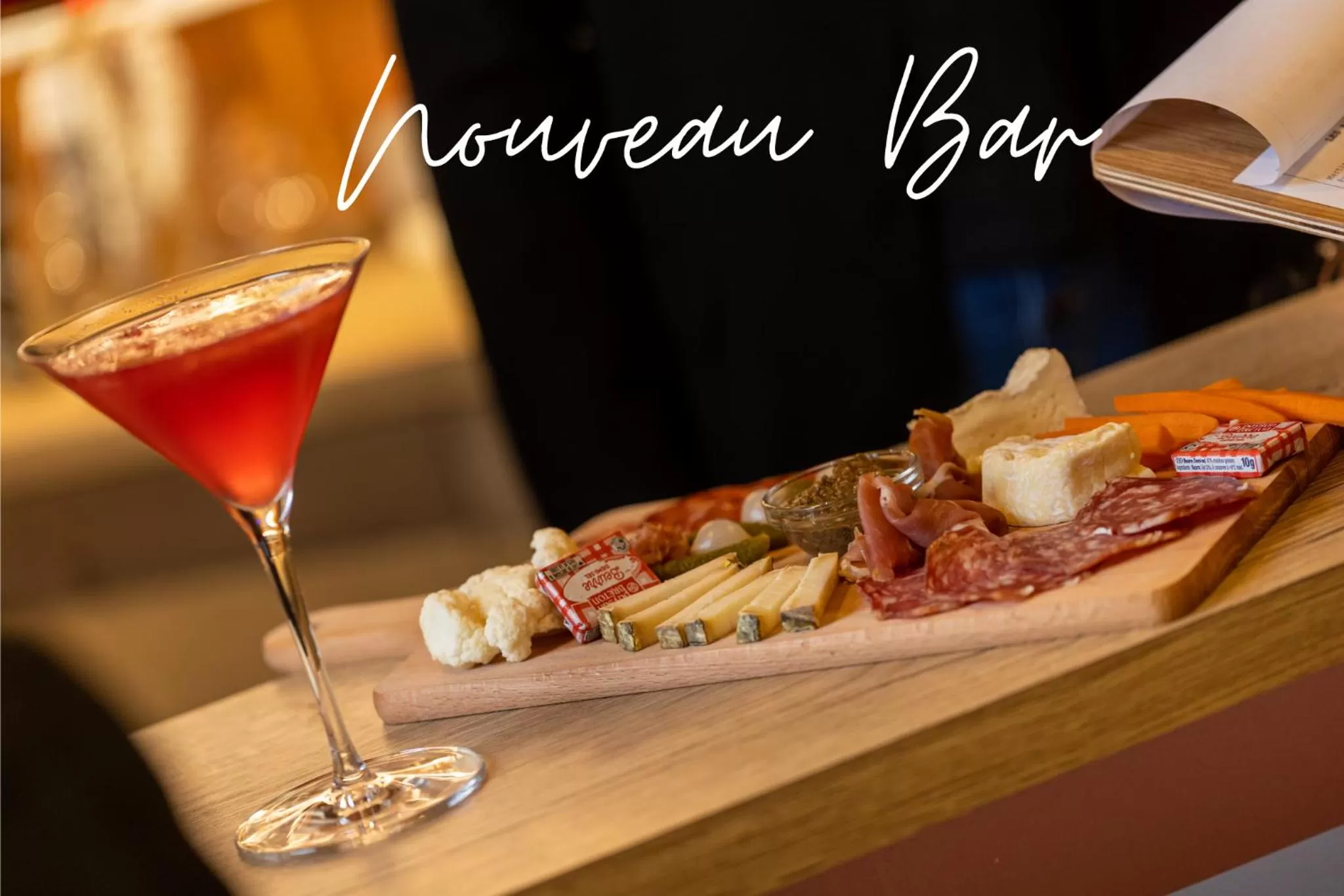 Lounge or bar in Hotel Restaurant Saint James, Montaigu-Vendée The Originals Boutique