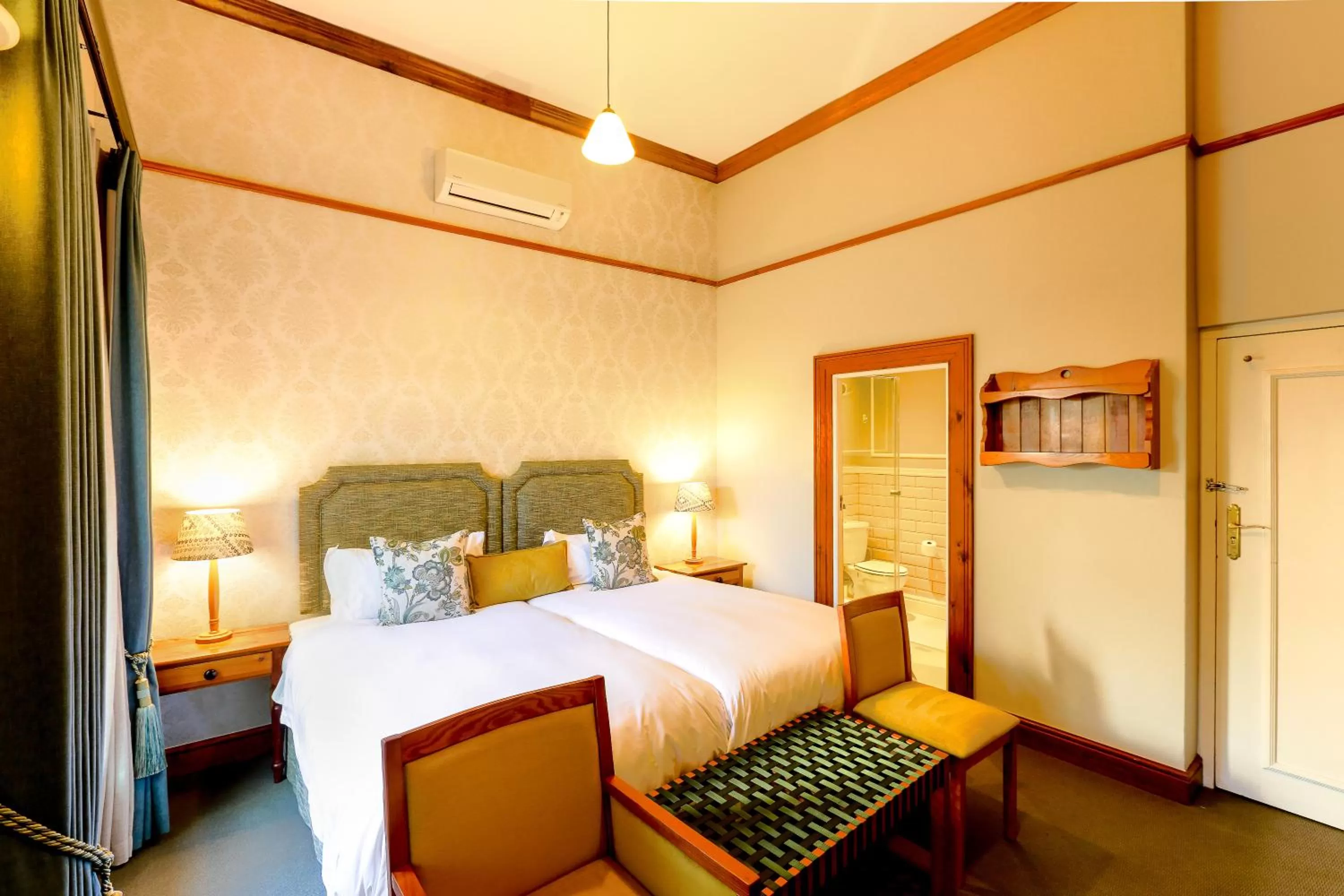 Photo of the whole room in Eendracht Hotel