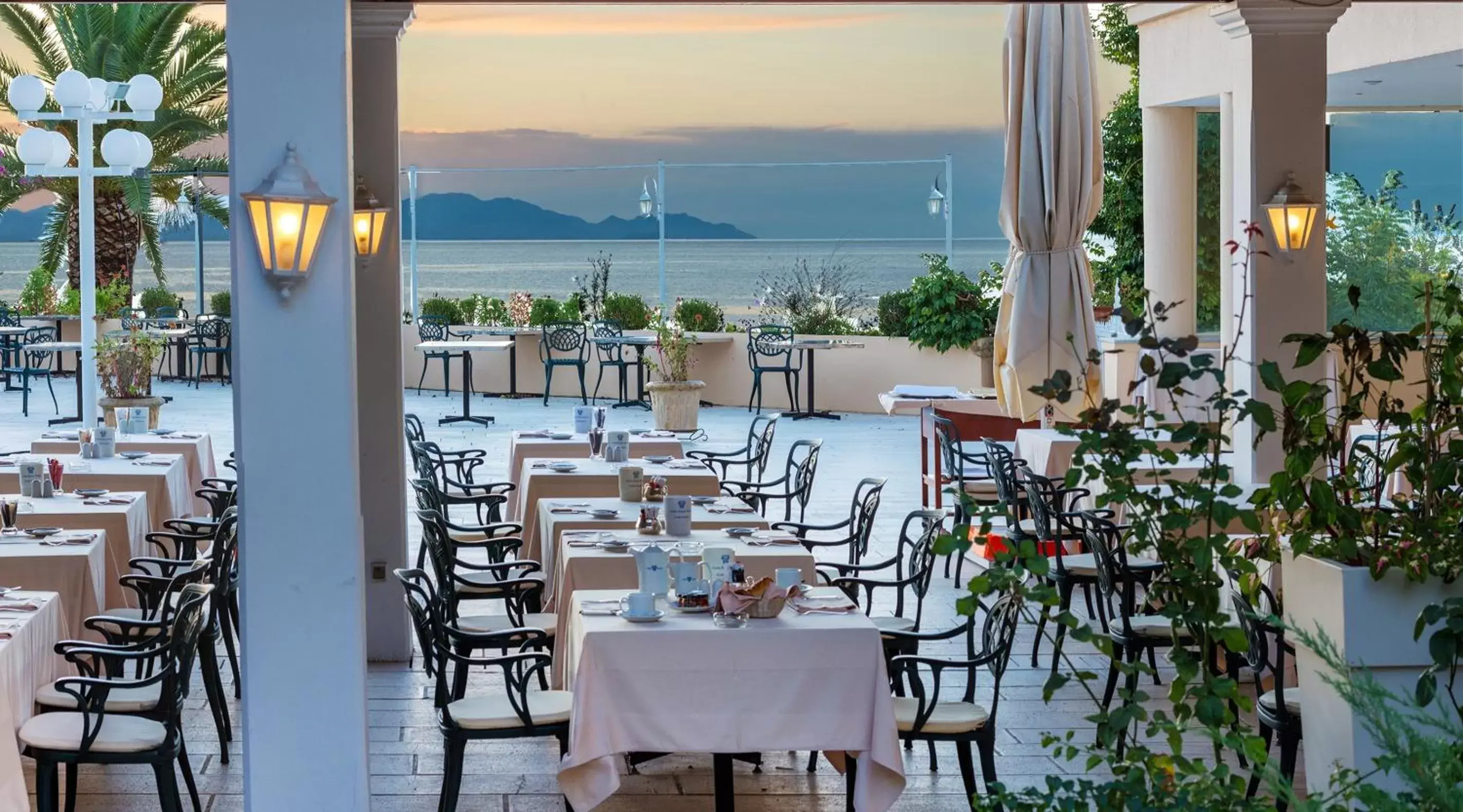 Restaurant/Places to Eat in Corfu Palace Hotel