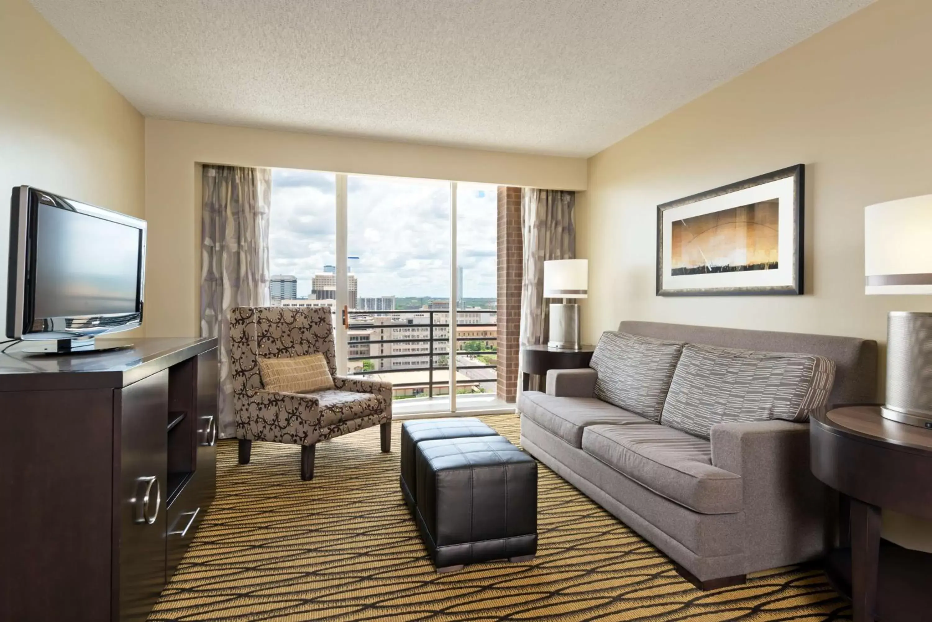 Living room, Seating Area in DoubleTree Suites by Hilton Hotel Austin