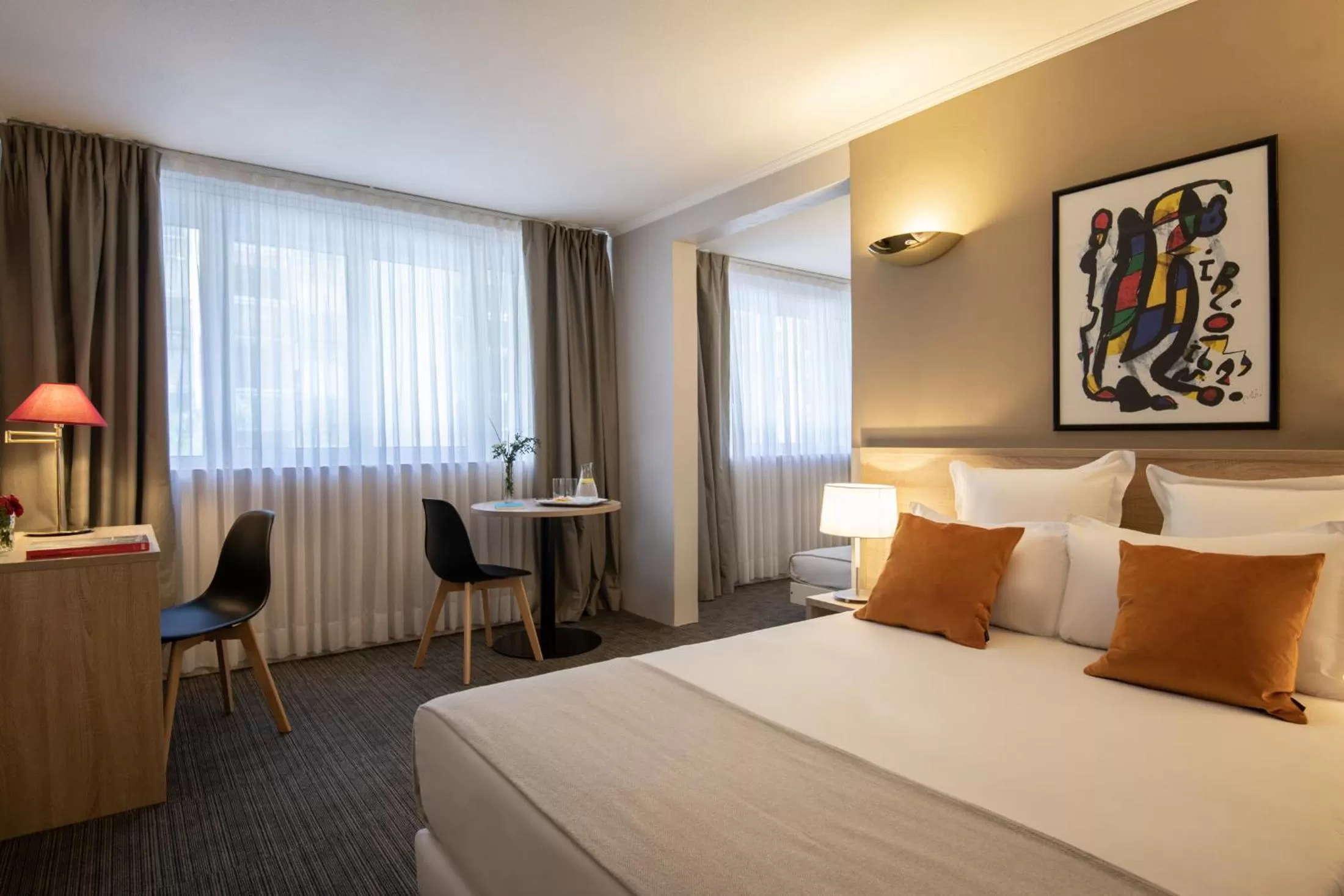 Bedroom in Hotel Amarante Cannes