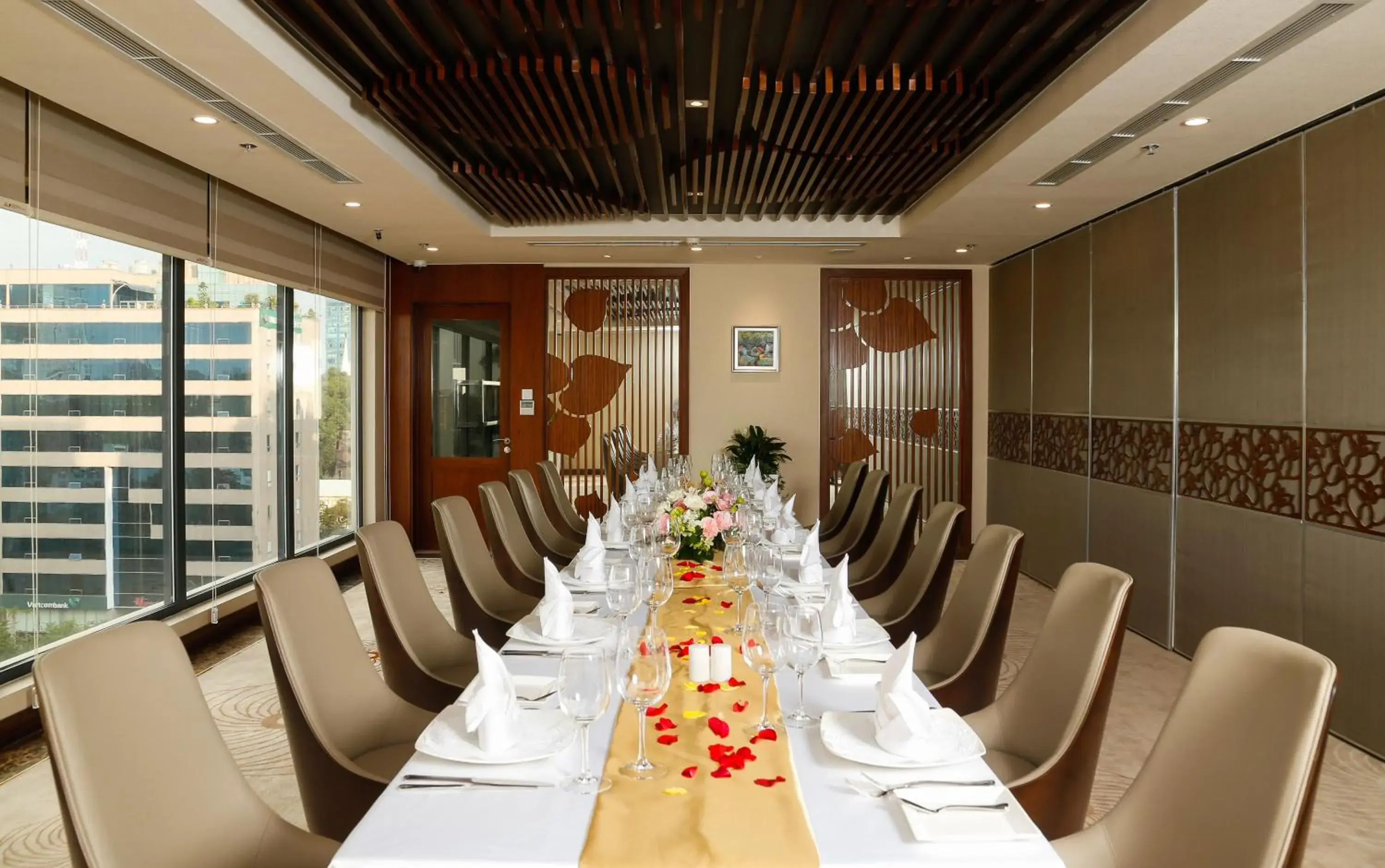 Restaurant/places to eat in Orchids Saigon Hotel Restaurant/places to eat in Orchids Saigon Hotel