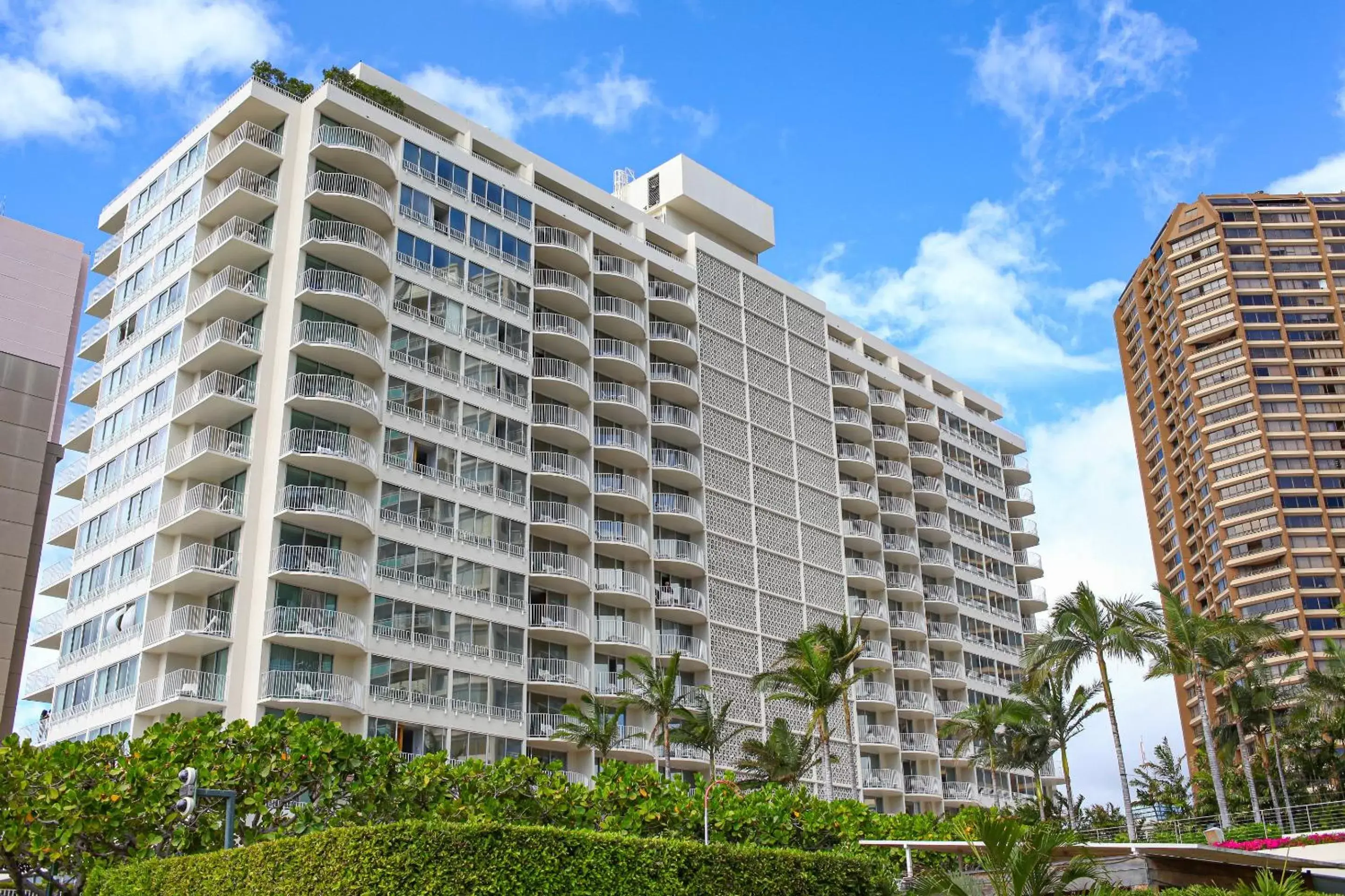 Property building in Hilton Vacation Club The Modern Honolulu