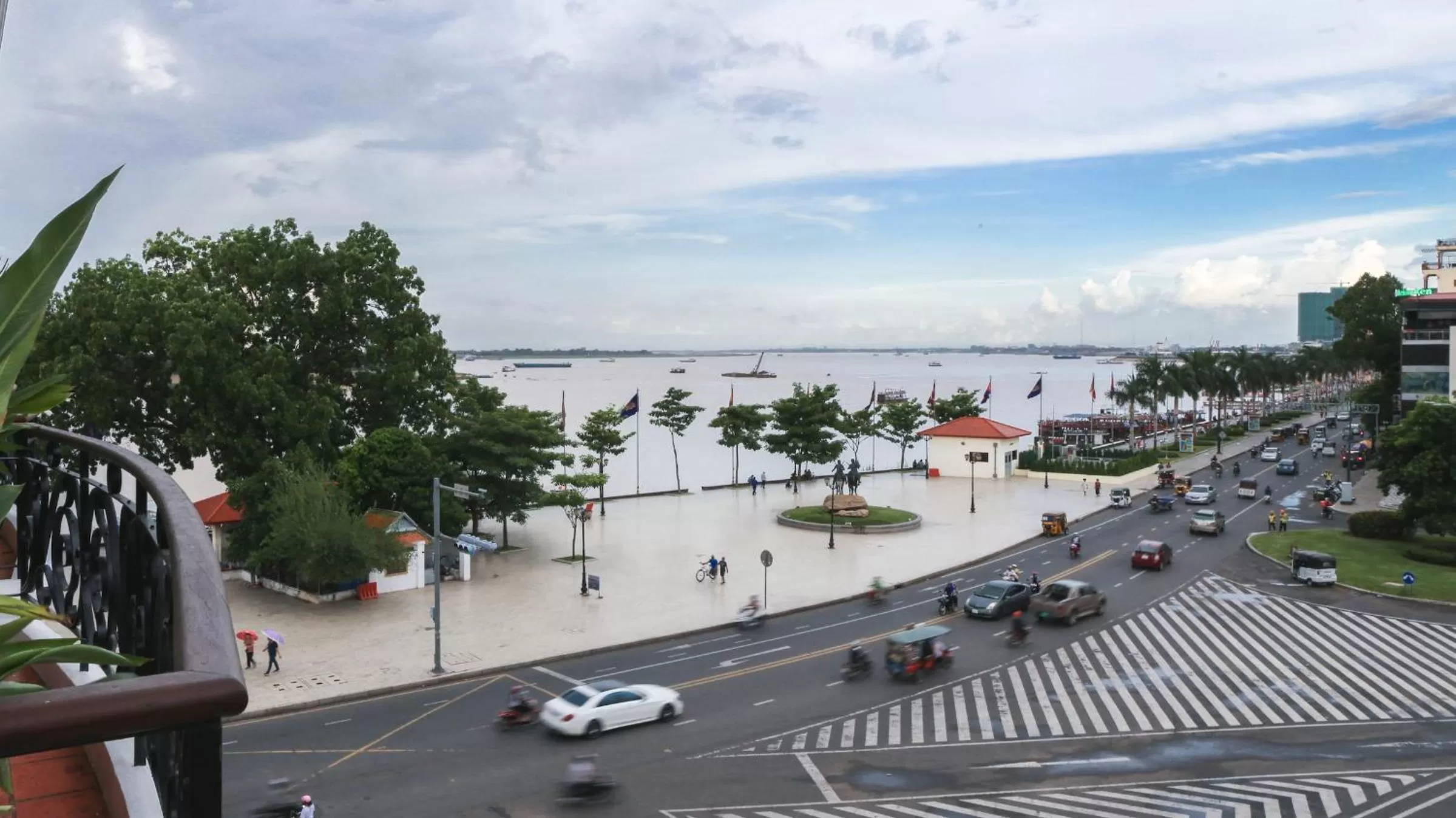 River view in Amanjaya Pancam Suites Hotel