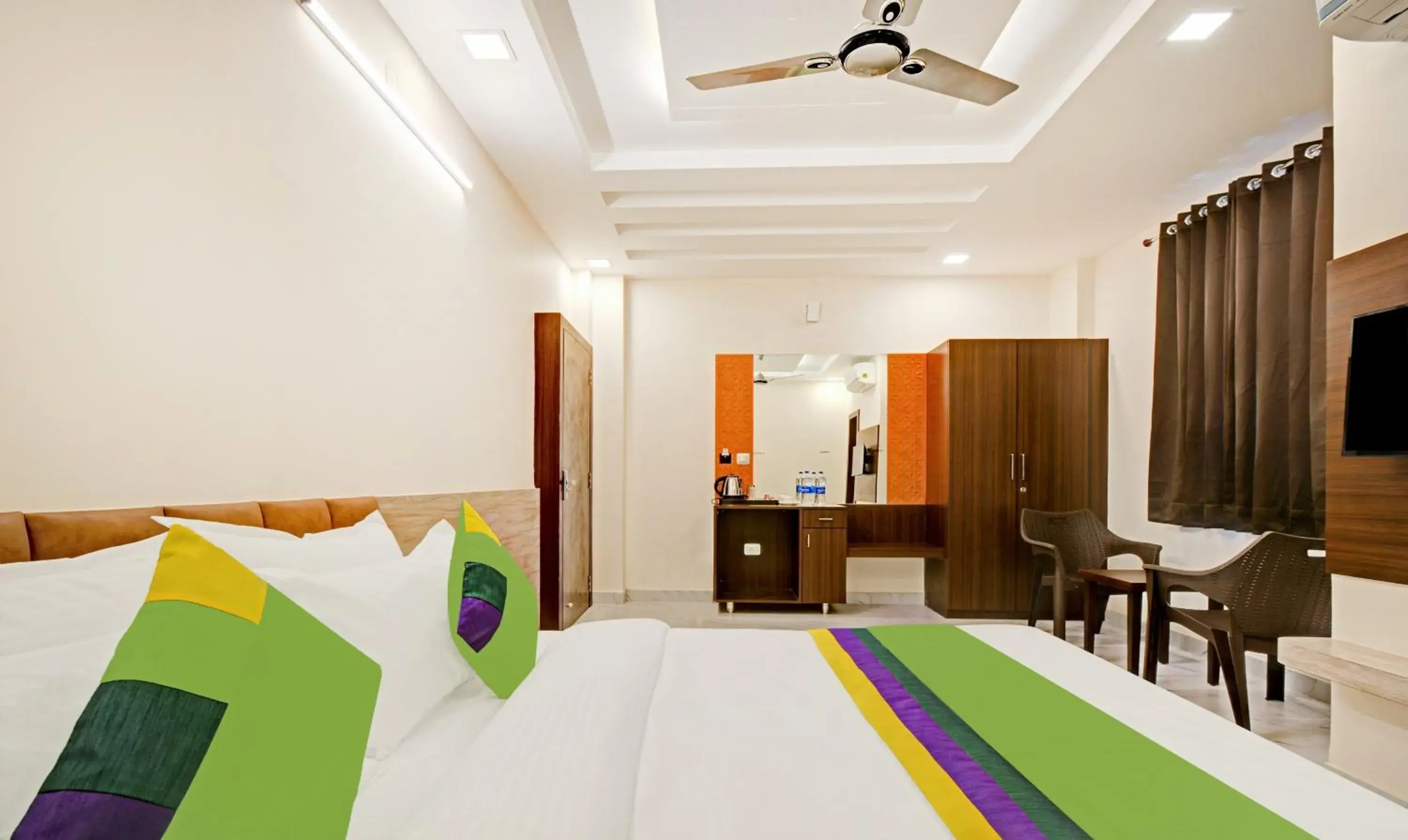 Bedroom, Bed in Treebo Paras Raj Near City Palace Bedroom, Bed in Treebo Paras Raj Near City Palace