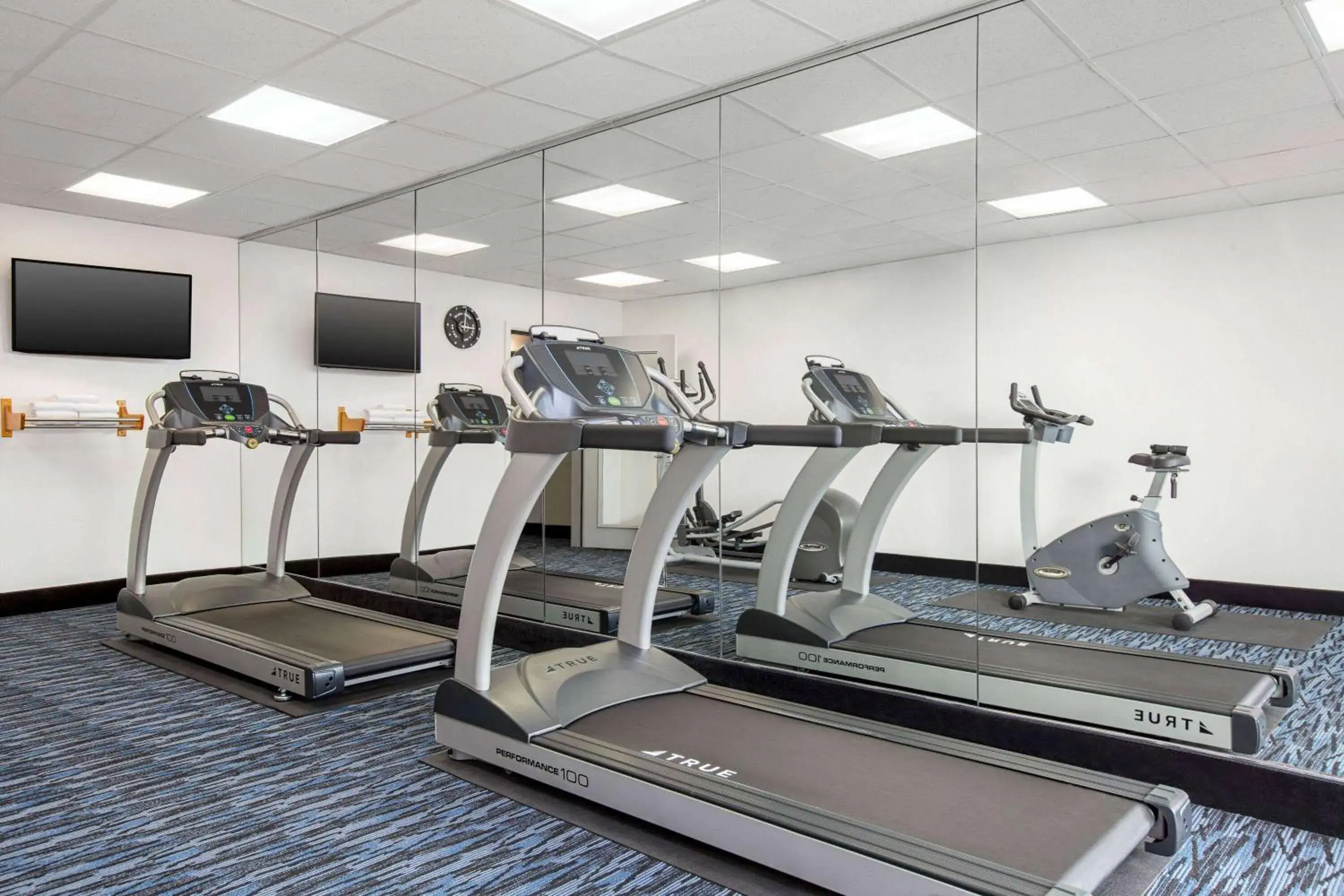 Fitness centre/facilities in Ramada by Wyndham Marina Fitness centre/facilities in Ramada by Wyndham Marina