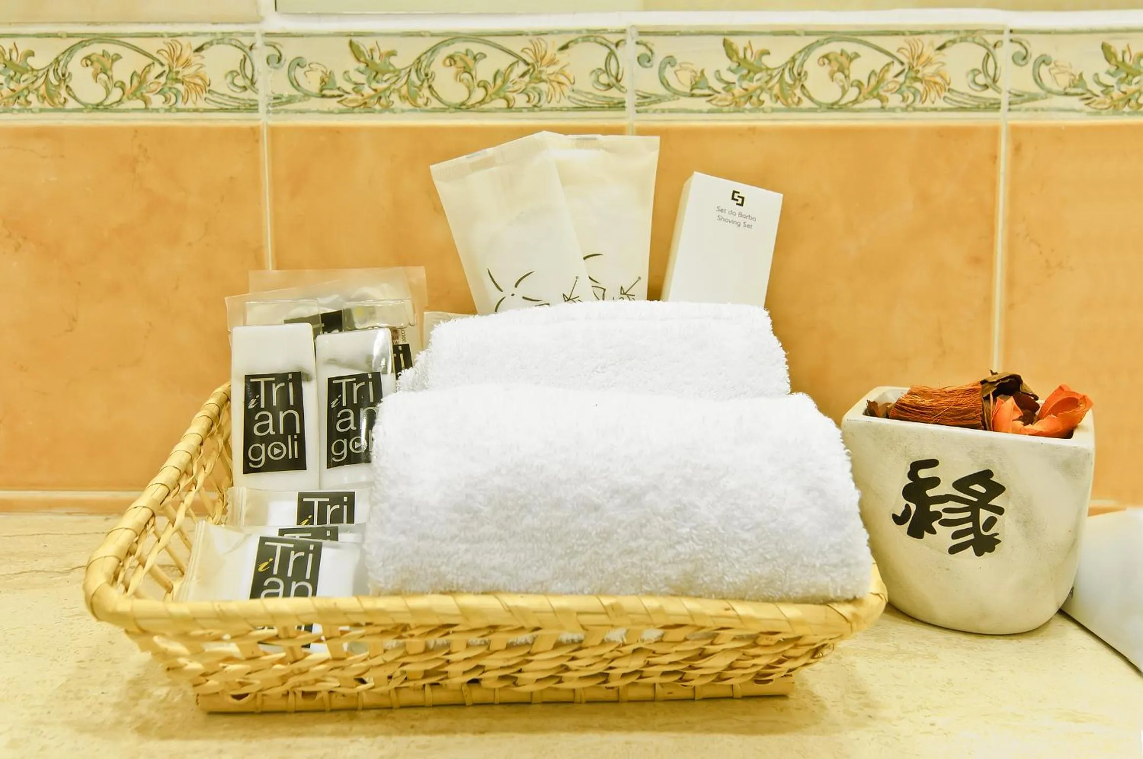 Bathroom, Bed in Best Western Hotel I Triangoli