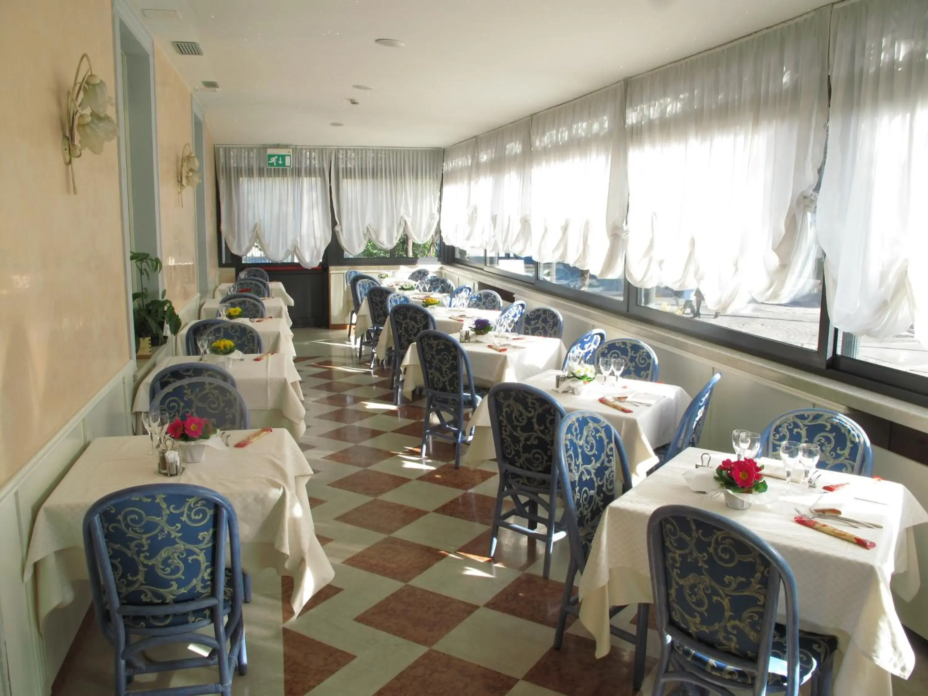 Restaurant/Places to Eat in Hotel Olivo