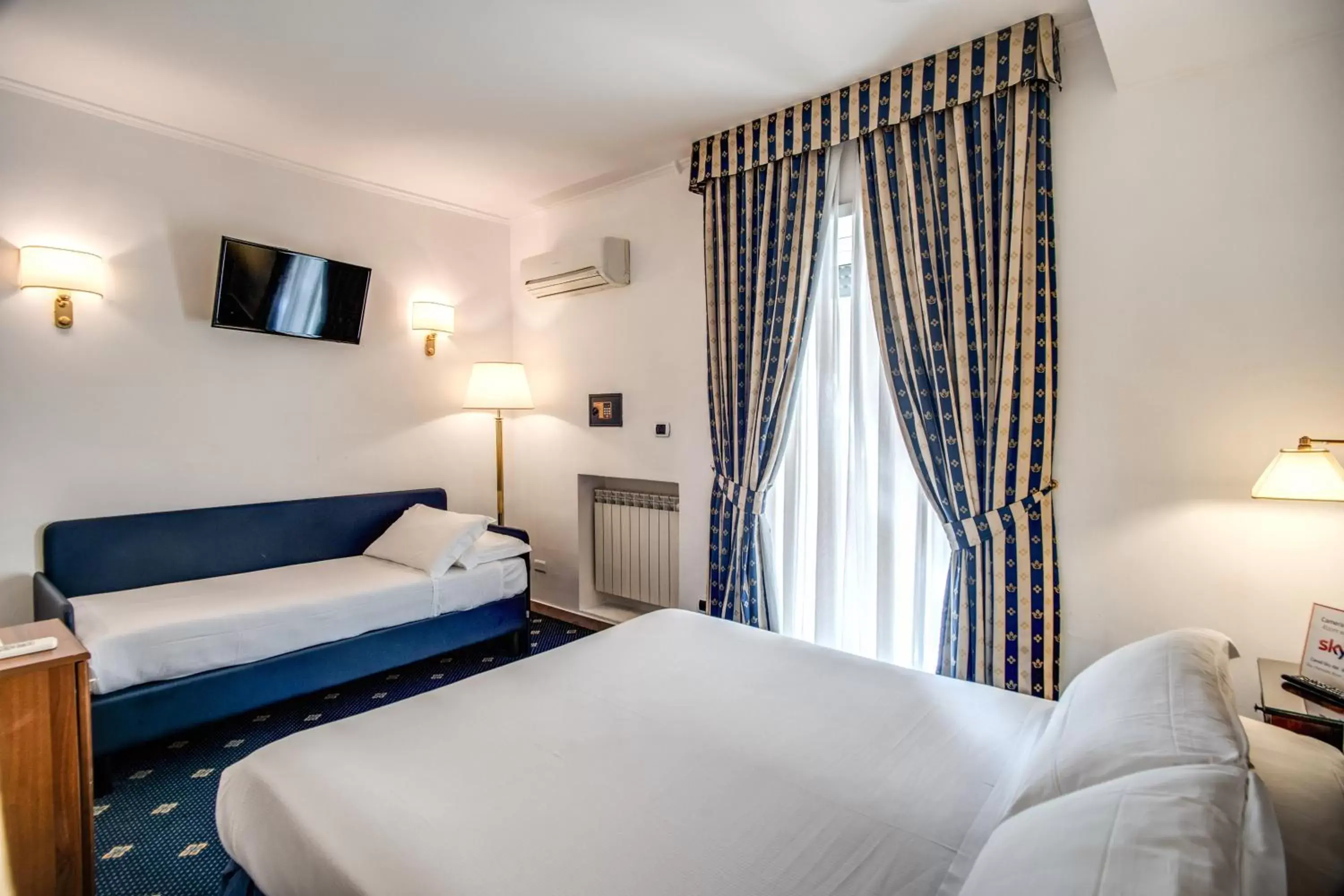 Bed in Hotel Napoleon Bed in Hotel Napoleon