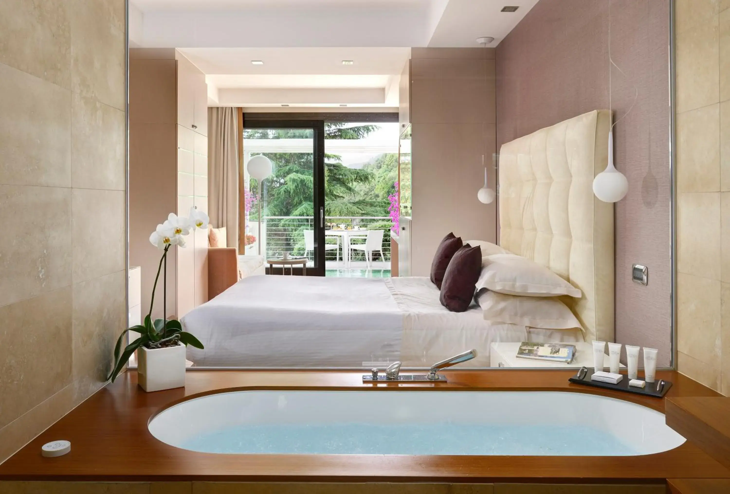 Junior Suite with Hot Tub in Relais Paradiso Junior Suite with Hot Tub in Relais Paradiso