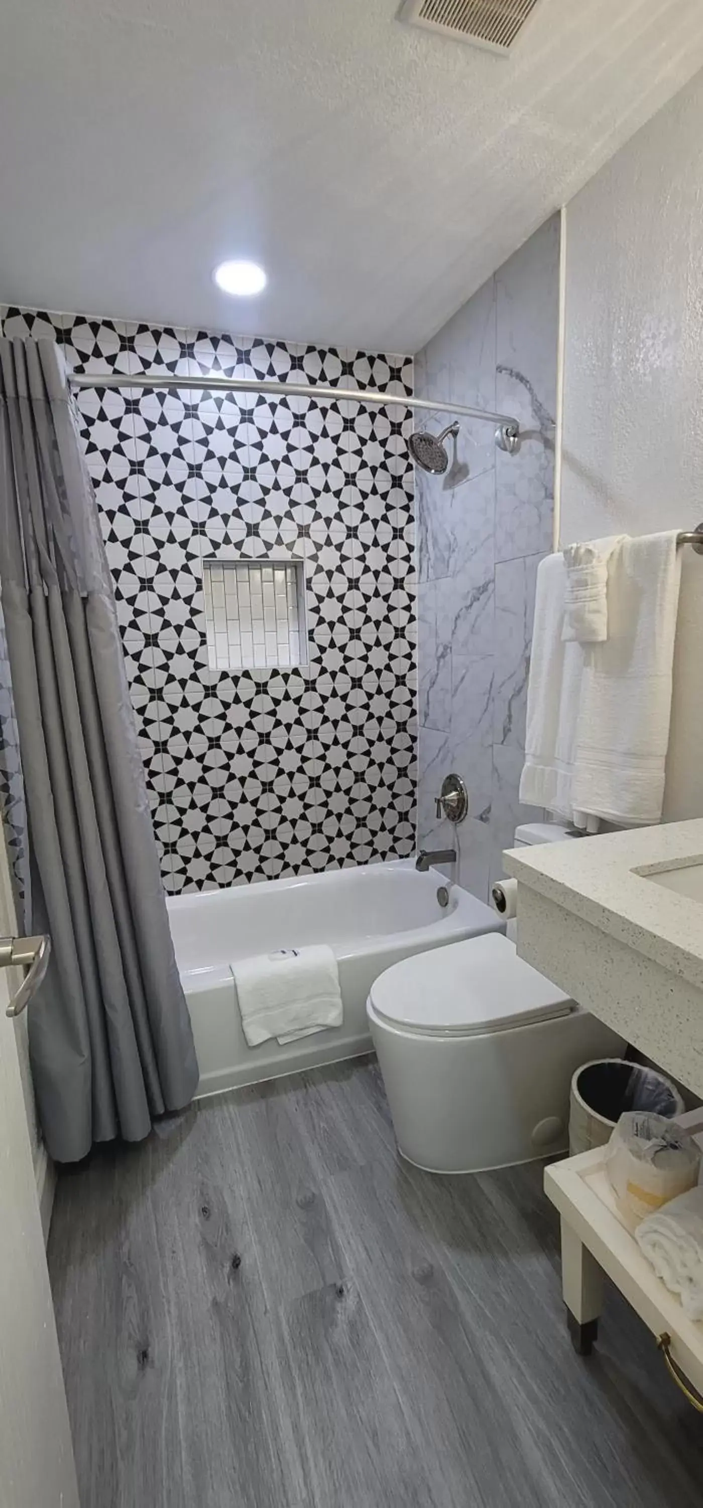 Shower, Bathroom in Dragonfly Inn & Suites