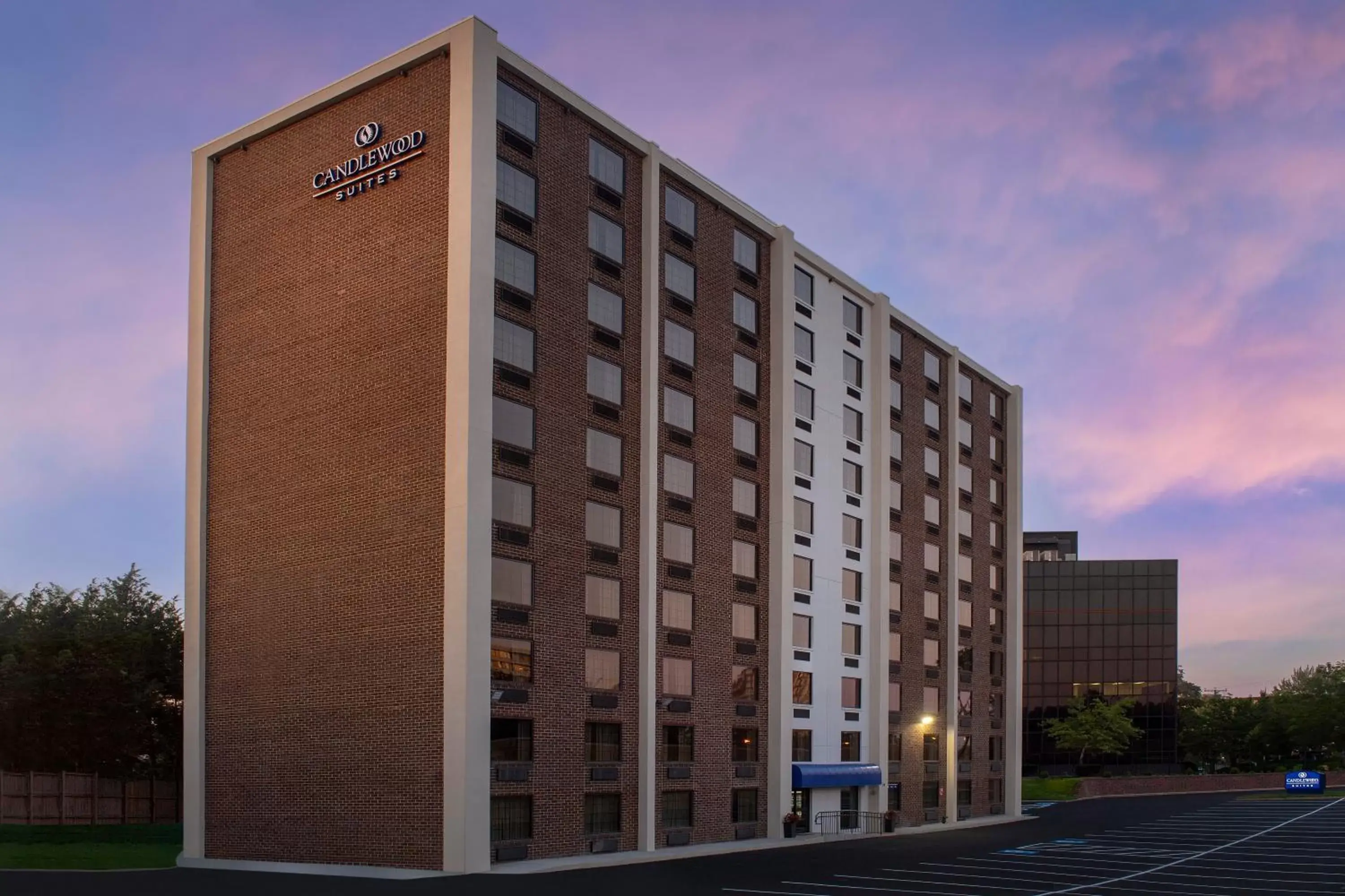 Property Building in Candlewood Suites Alexandria West, an IHG Hotel