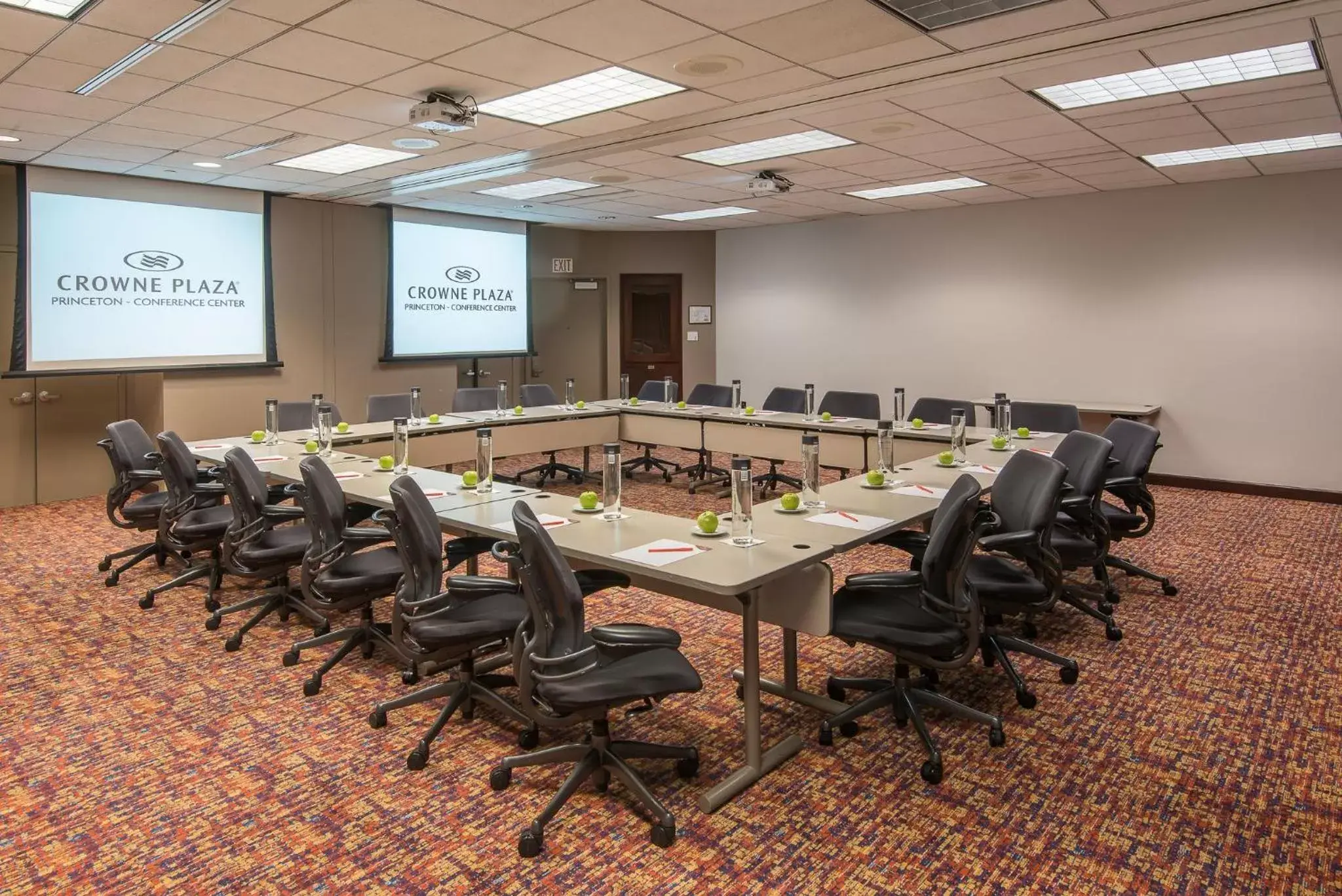 Meeting/conference room in Crowne Plaza Princeton, an IHG Hotel