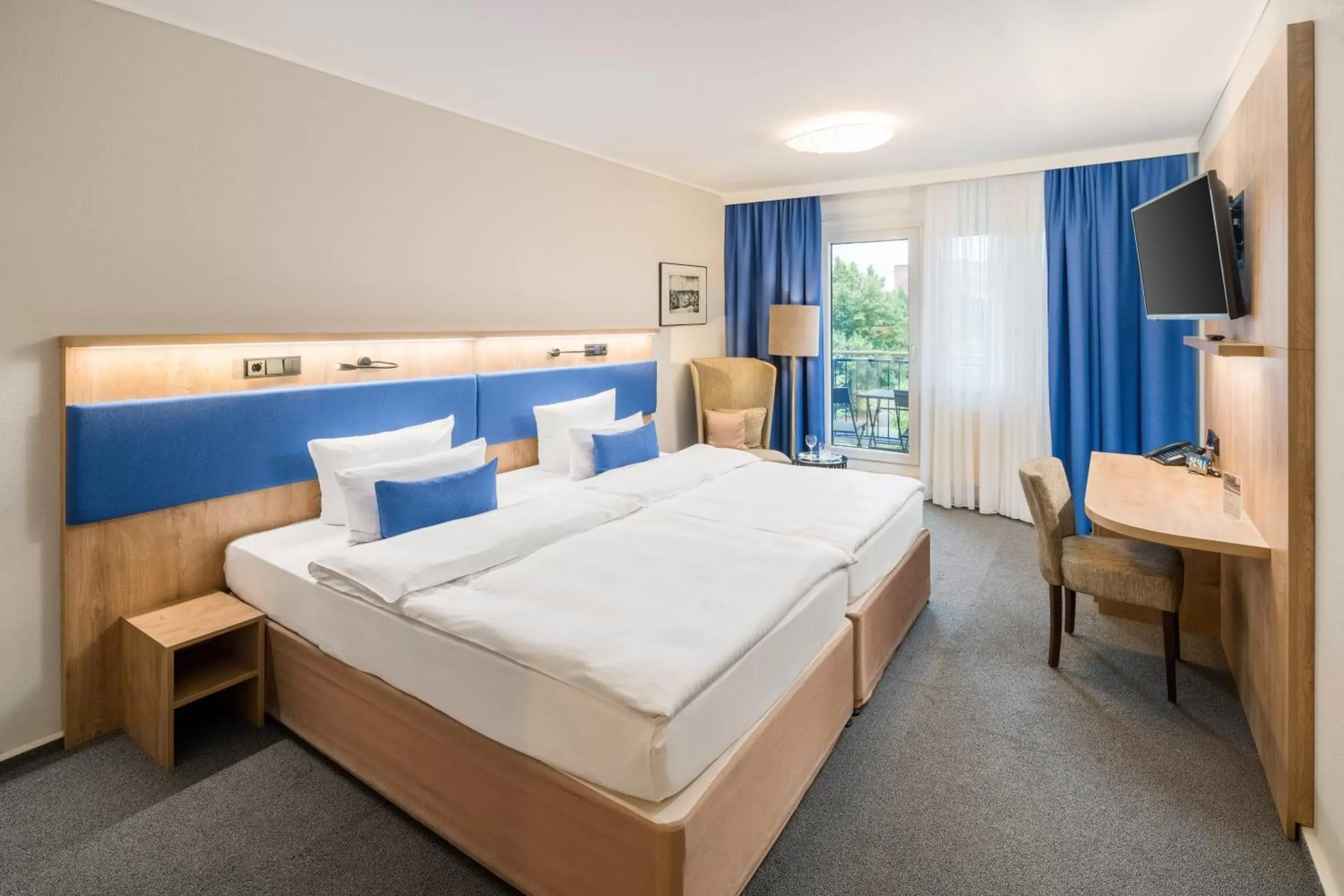 Photo of the whole room, Bed in Best Western Hotel Windorf