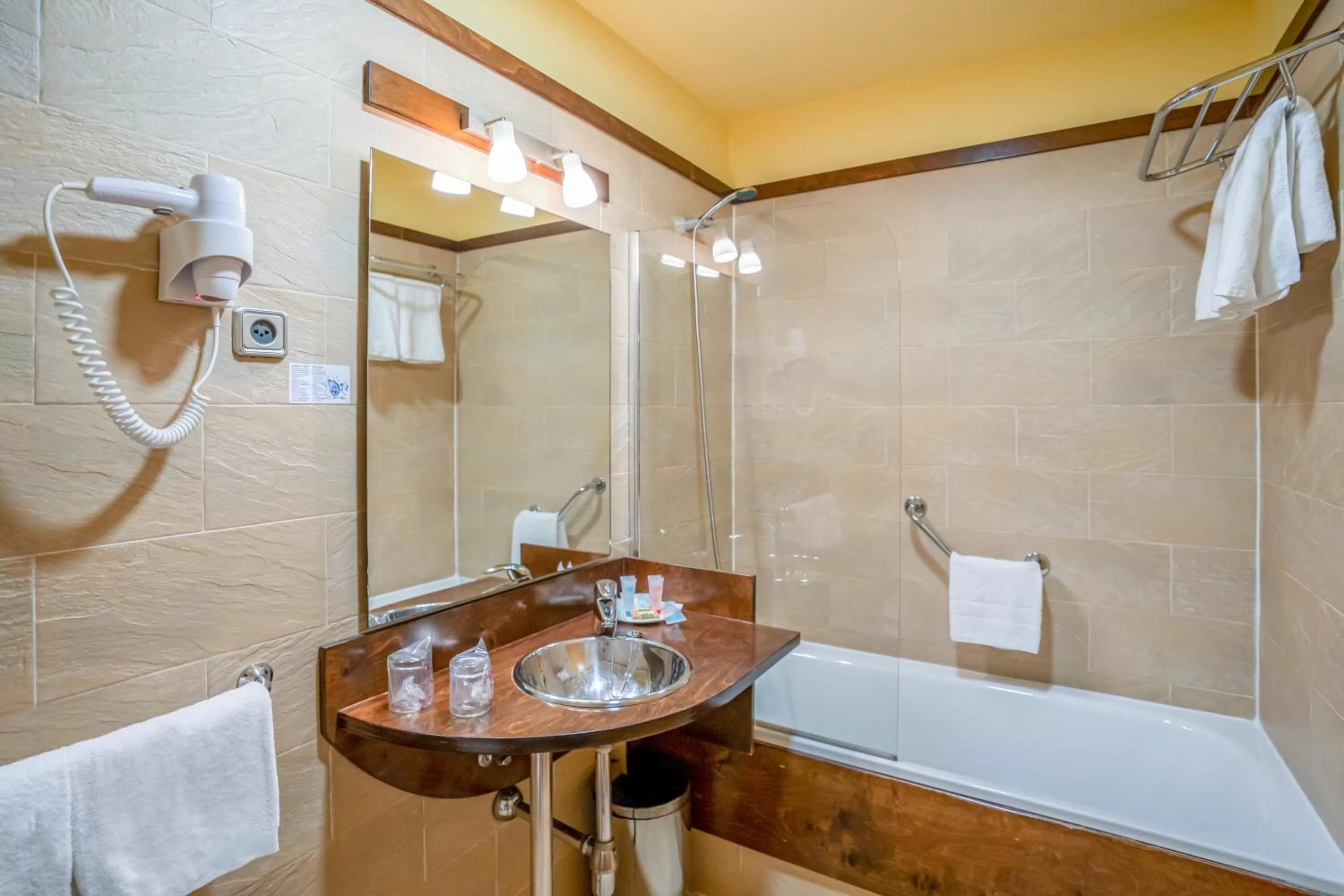 Bathroom in Victoria 4 Puerta del Sol