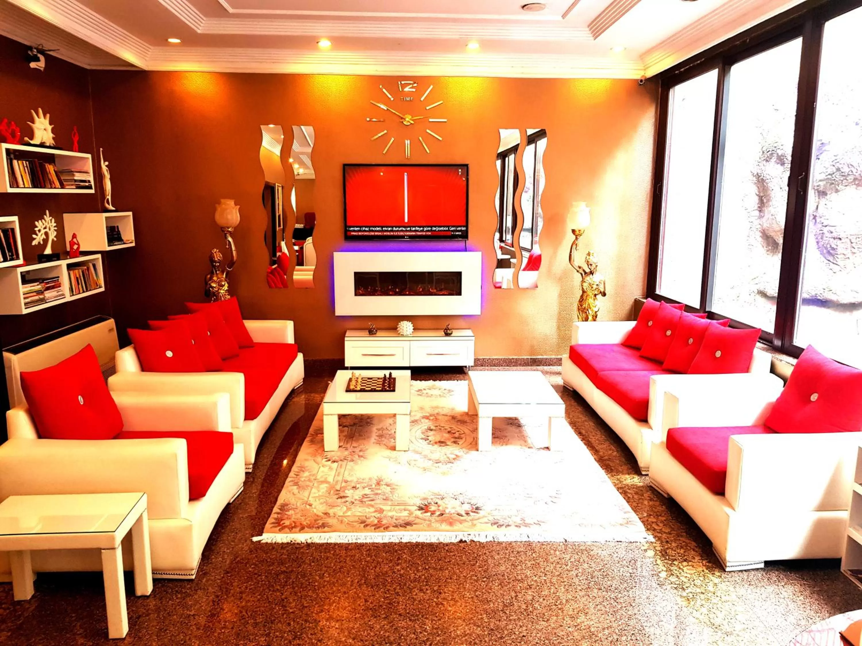 Communal lounge/ TV room in Business Park Hotel