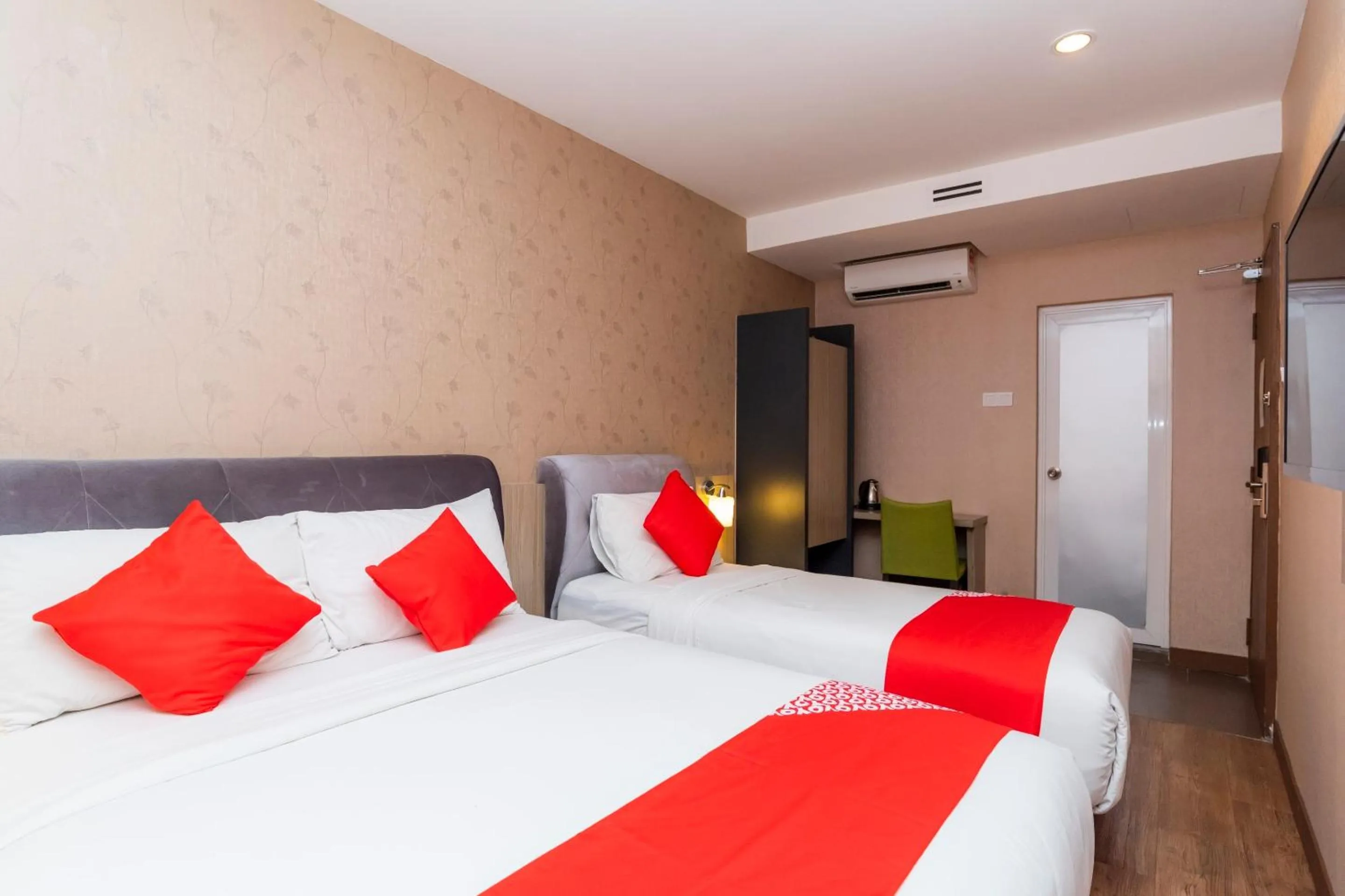 Bedroom, Bed in Hotel 101 Ulu Tiram