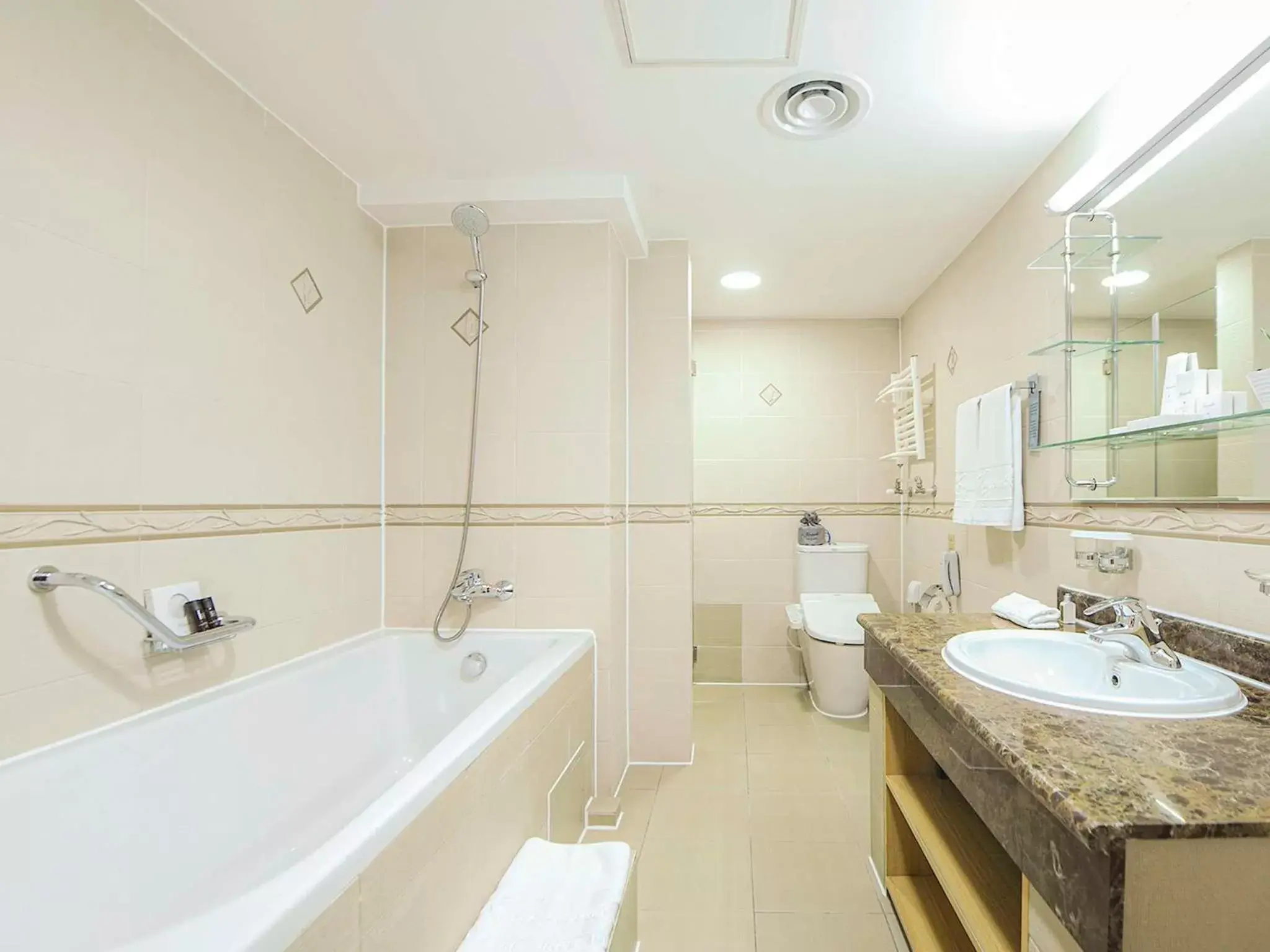 Bathroom in Kempinski Hotel Khan Palace