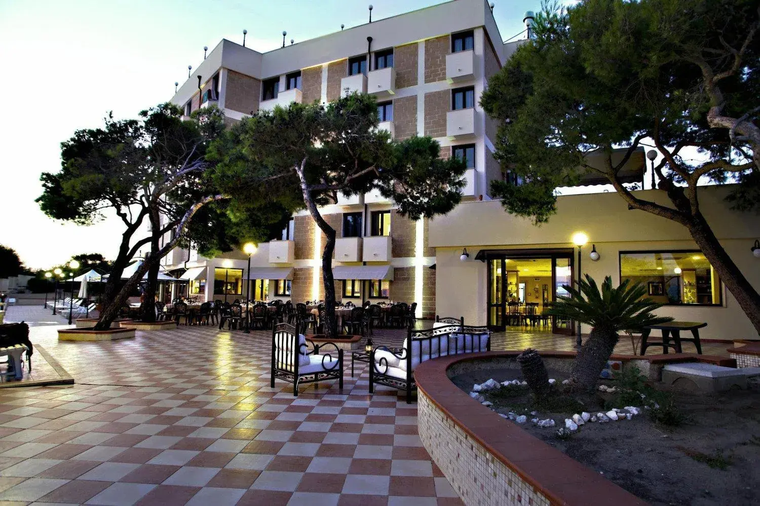 Patio, Property Building in Hotel Ara Solis