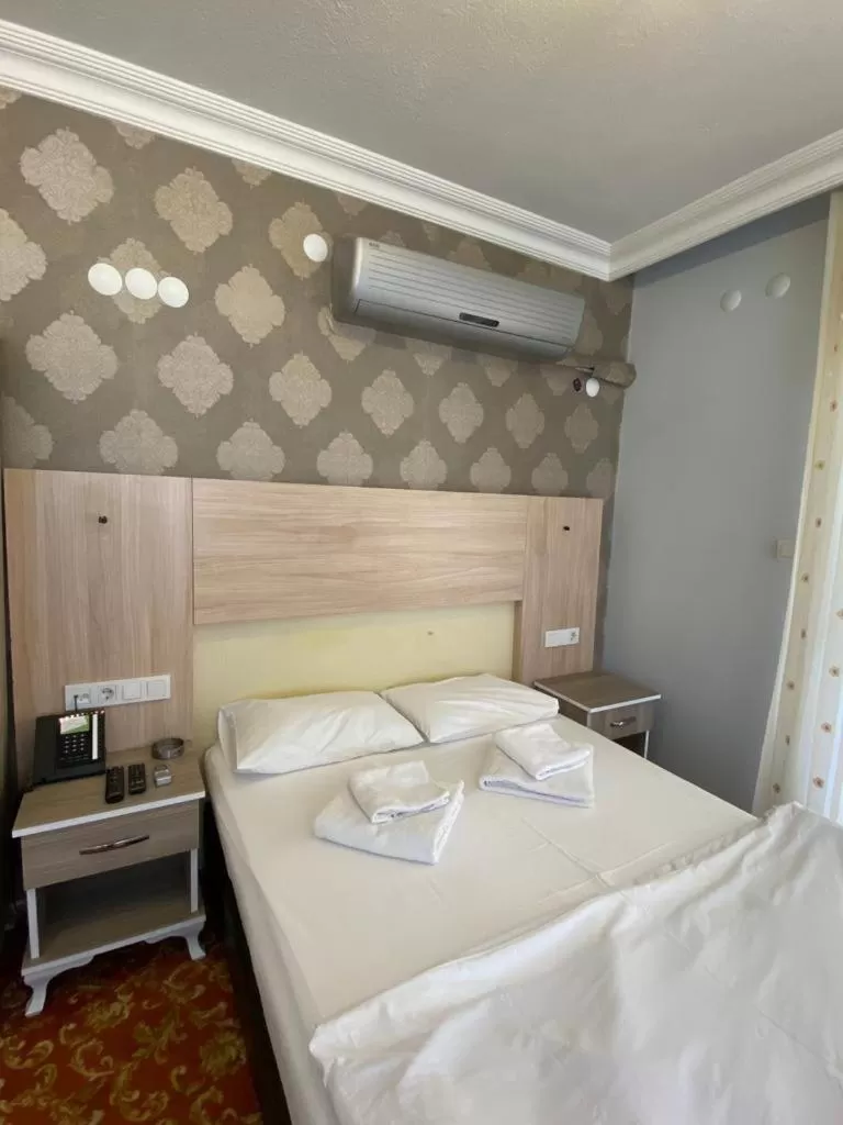 Photo of the whole room, Bed in Sakran Hotel