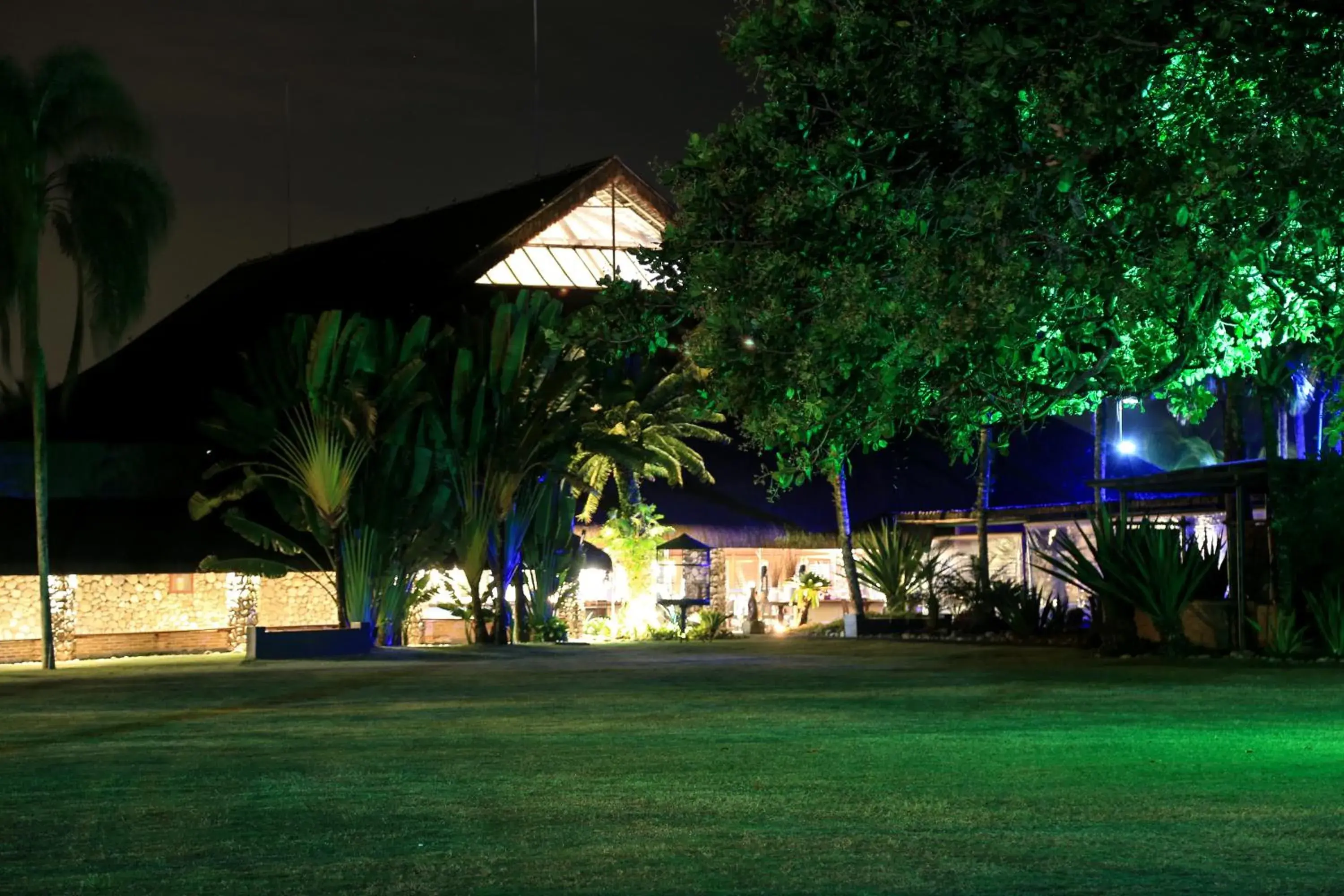 Garden, Property Building in Hotel Portobello Resort & Safari