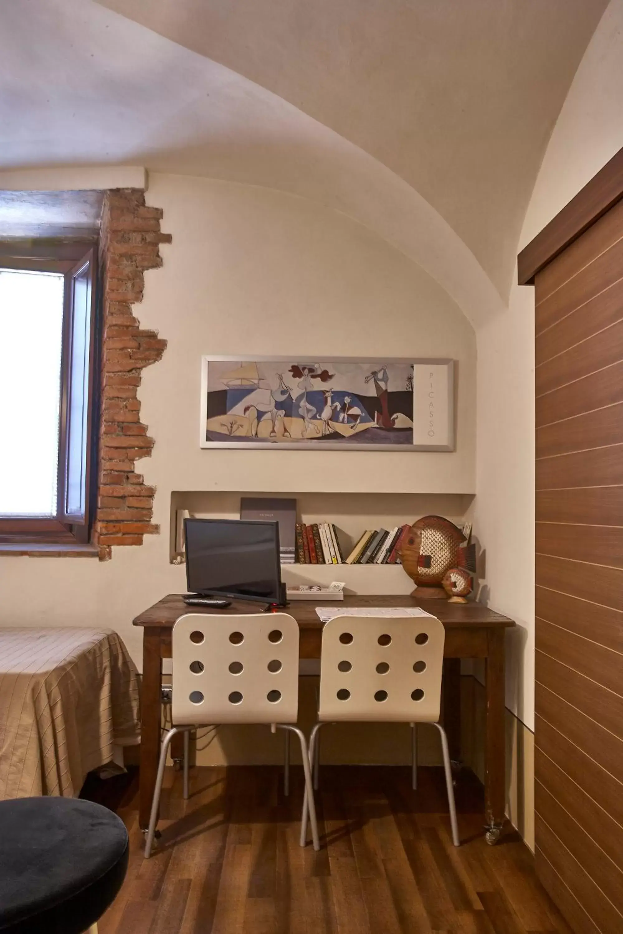 Photo of the whole room, Seating Area in Centro Storico