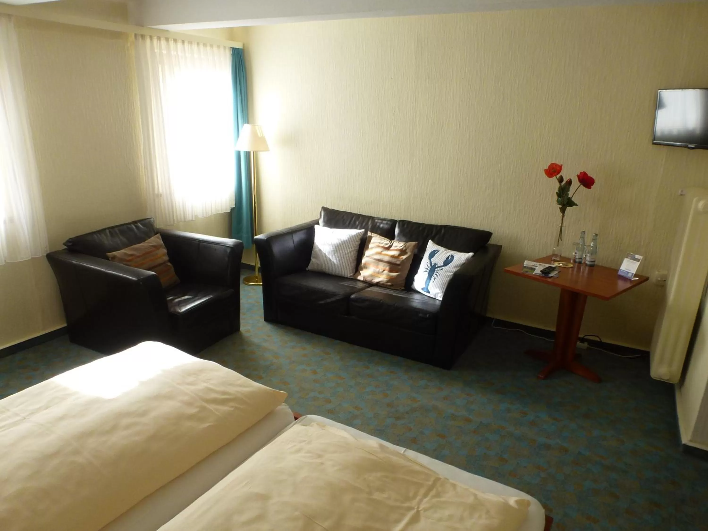 Photo of the whole room, Bed in Hotel Pension Gelpkes Mühle