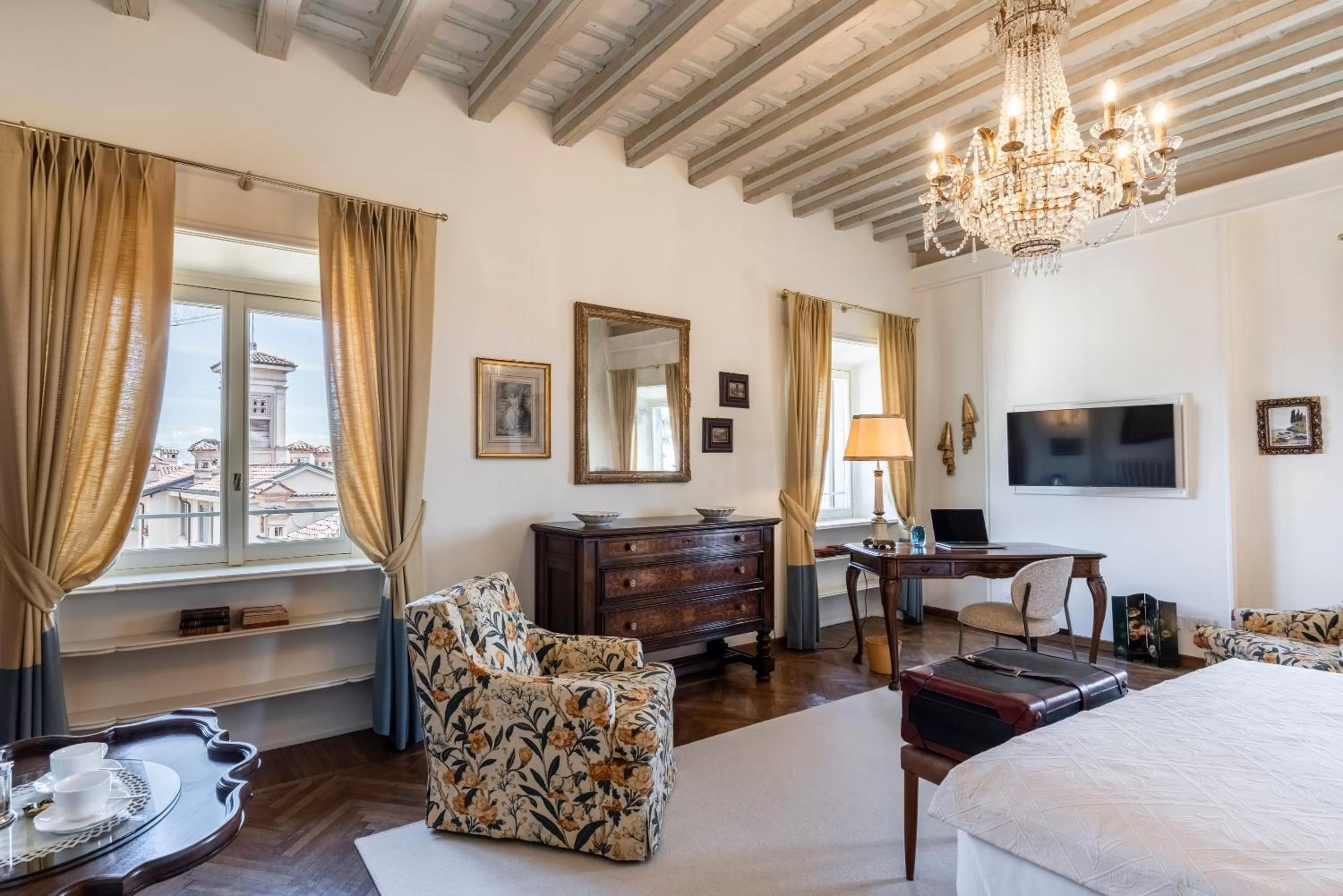 Seating area, Bed in FORESTERIA di PALAZZO RADICI