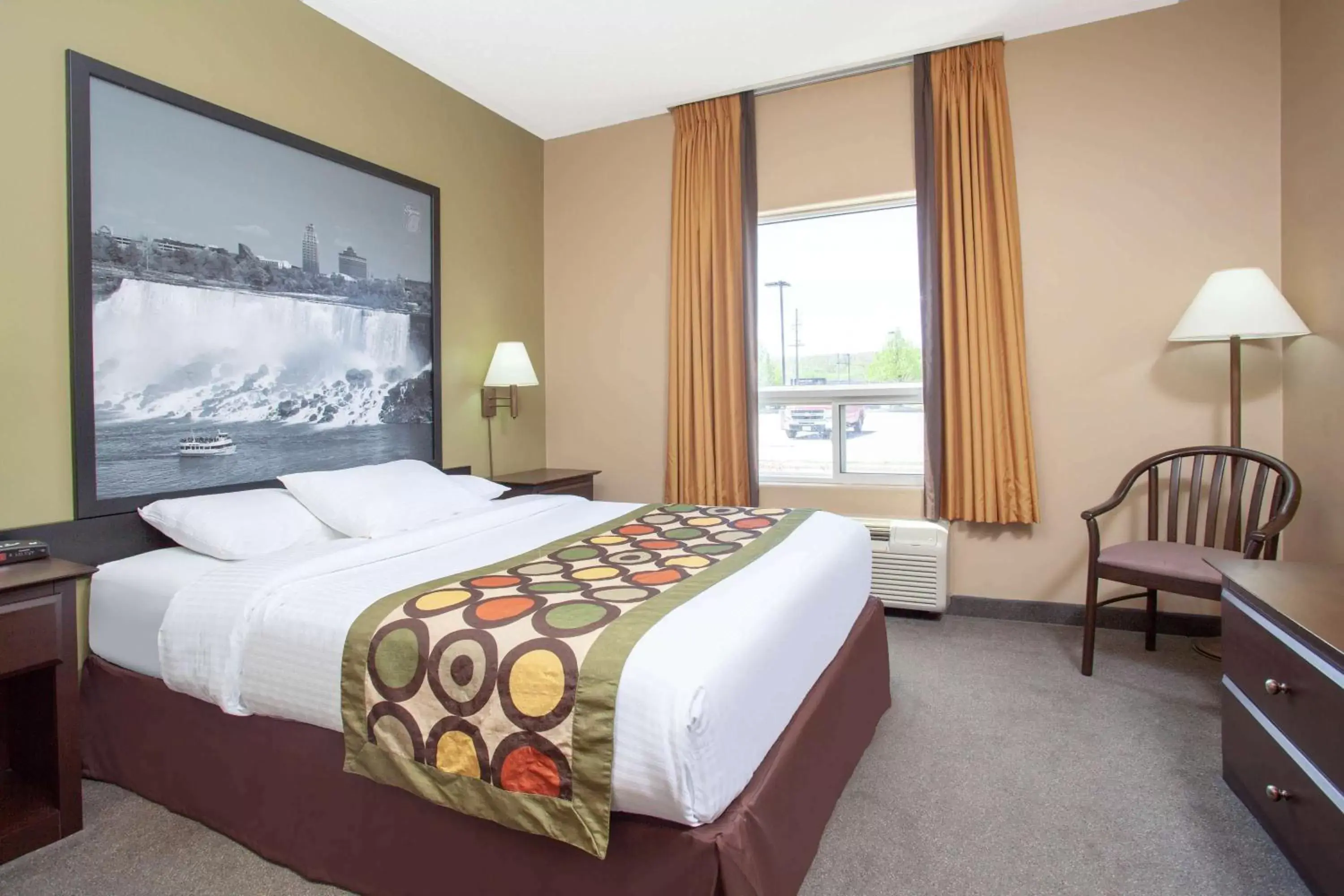 Photo of the whole room, Bed in Super 8 by Wyndham Midland