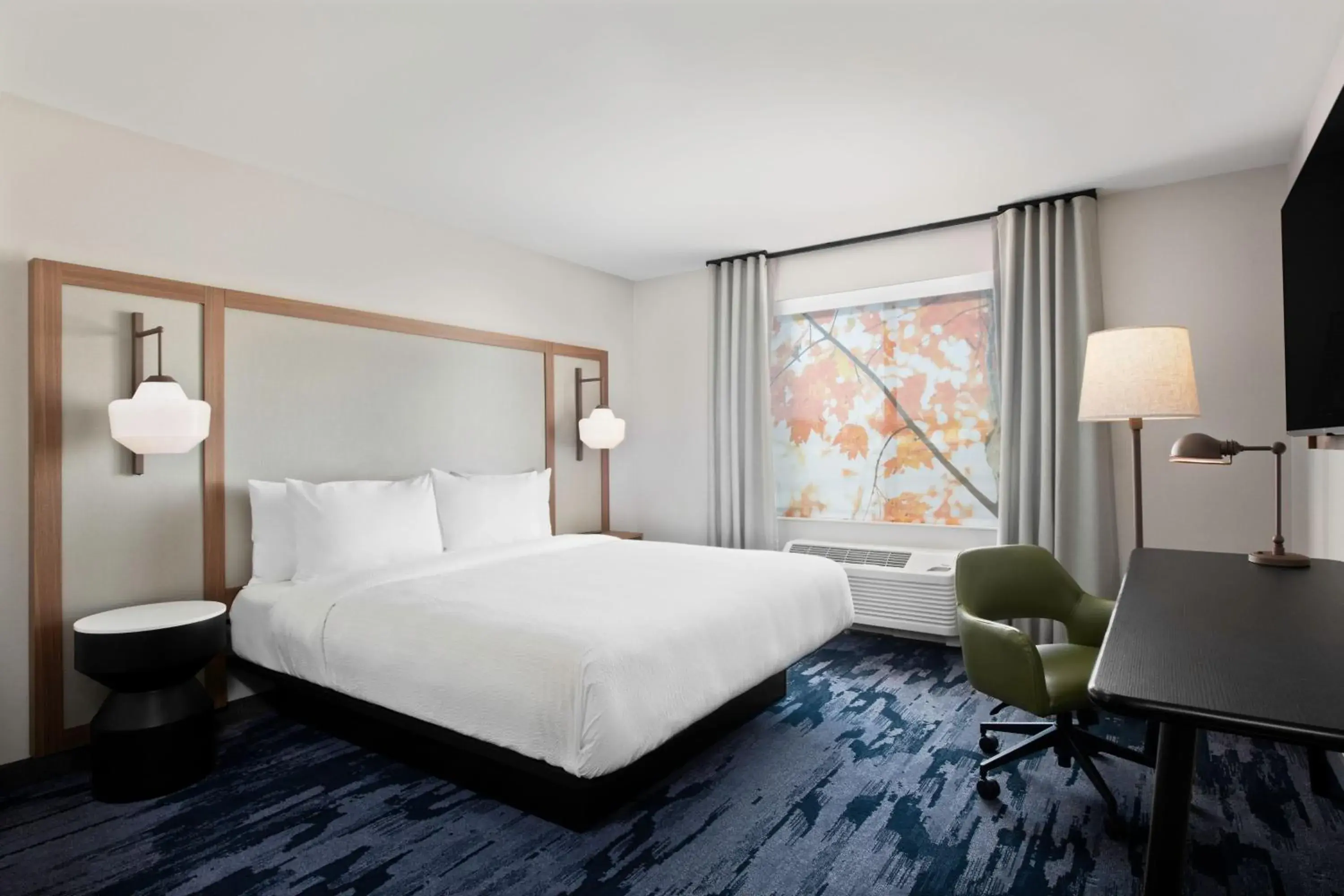 Photo of the whole room, Bed in Fairfield by Marriott Inn & Suites Chino