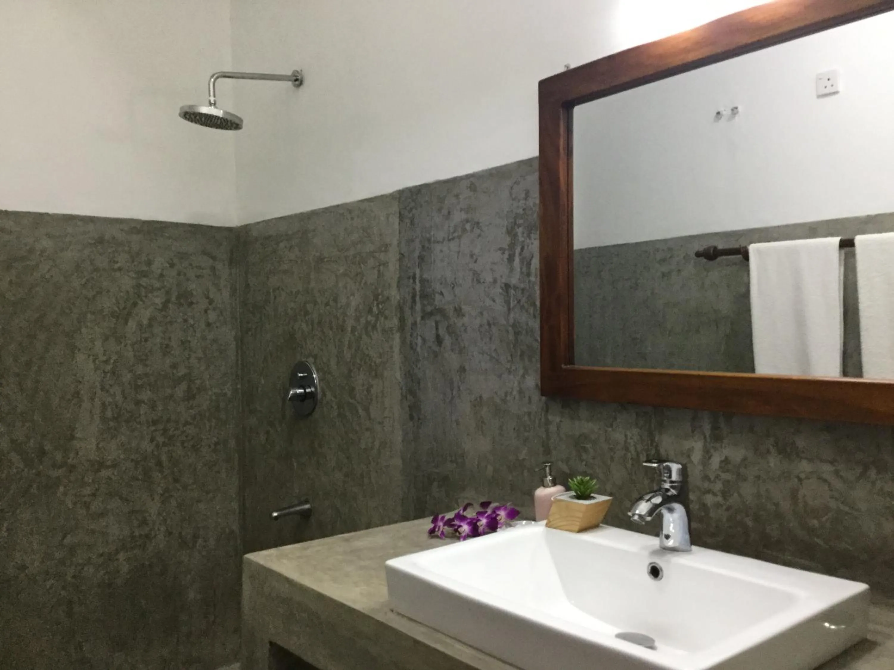 Bathroom in Hanthana House